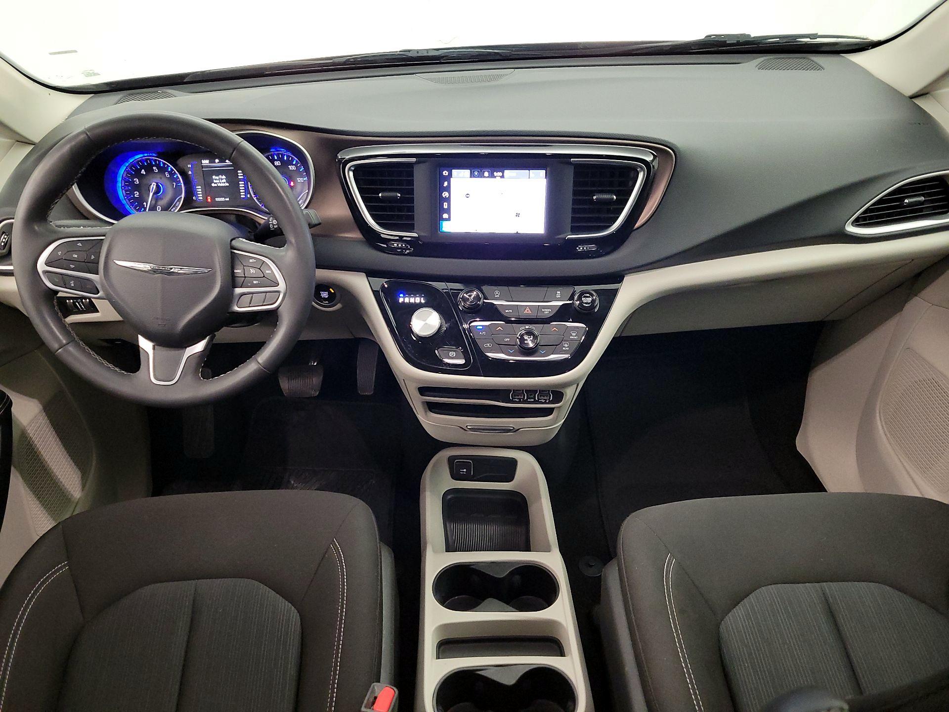 Thumbnail: 2023 Chrysler Voyager - 9