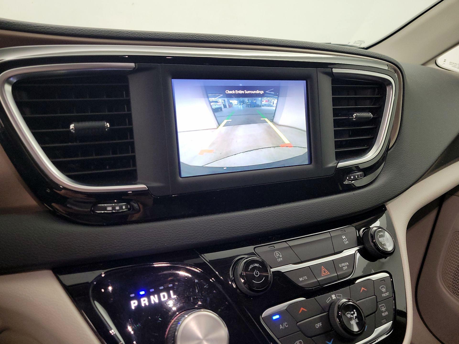 Thumbnail: 2023 Chrysler Voyager - 15