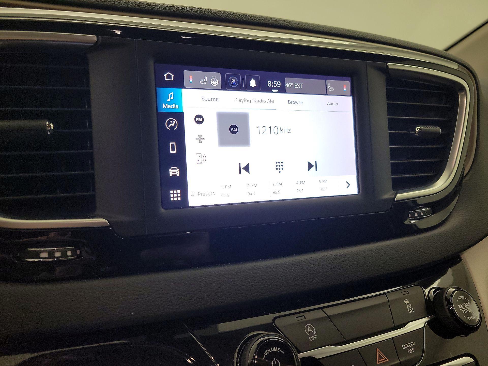 Thumbnail: 2023 Chrysler Voyager - 16