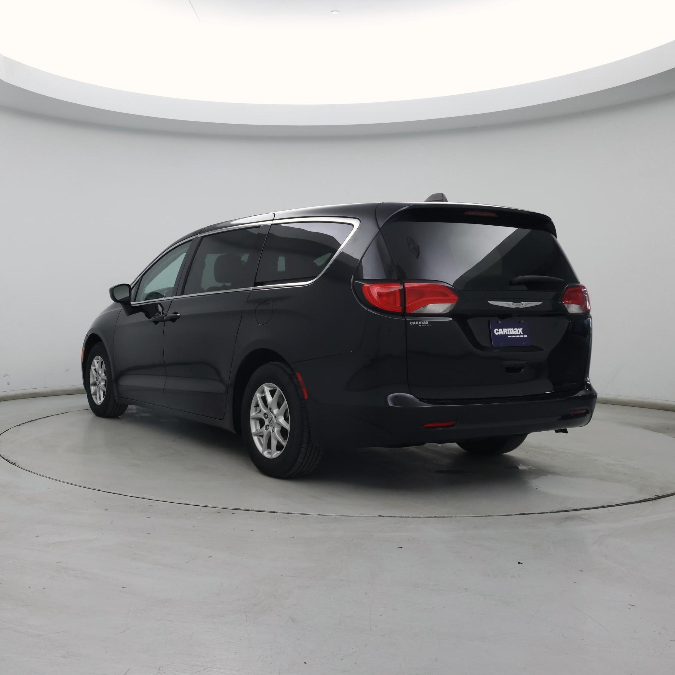 Thumbnail: 2023 Chrysler Voyager - 2