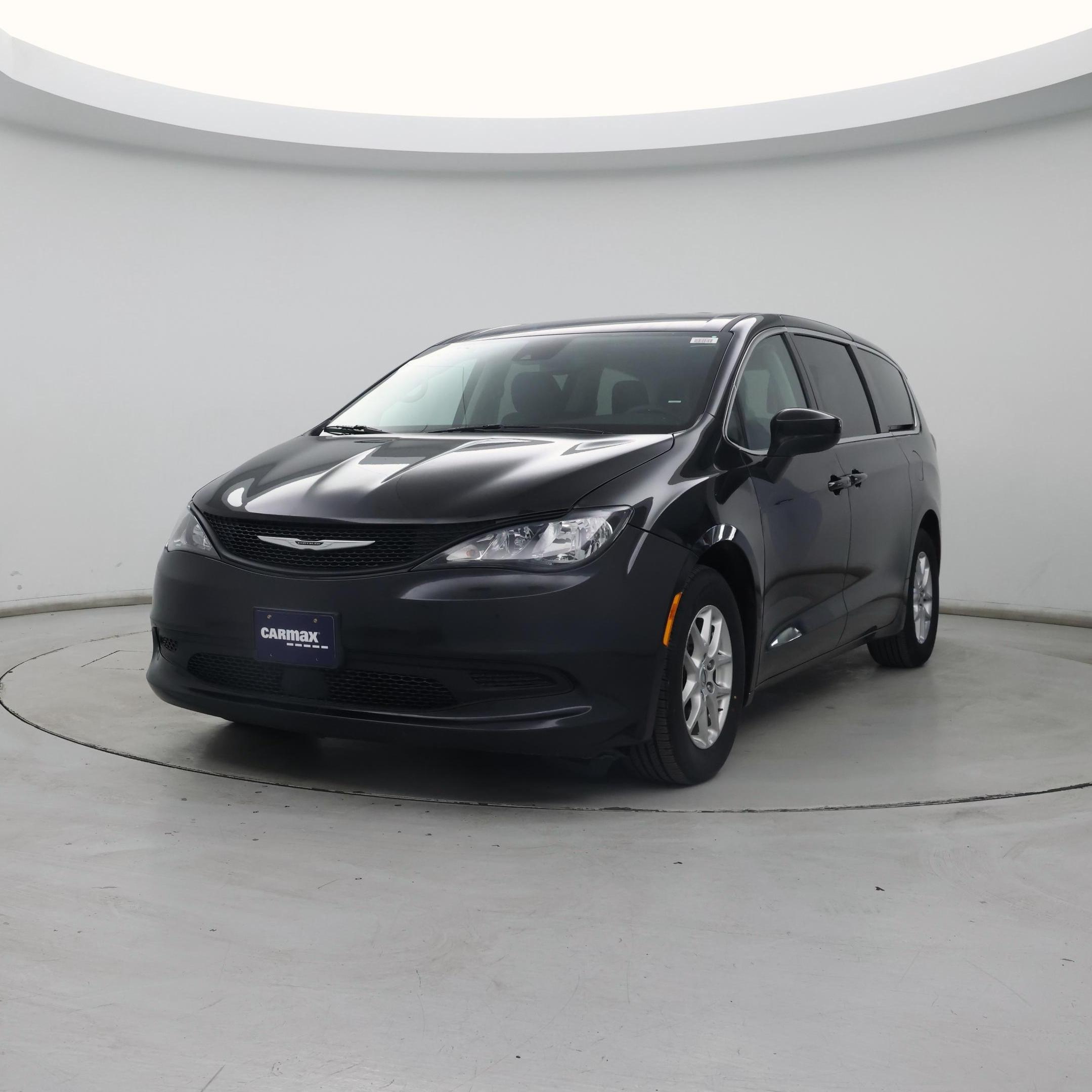 Thumbnail: 2023 Chrysler Voyager - 4