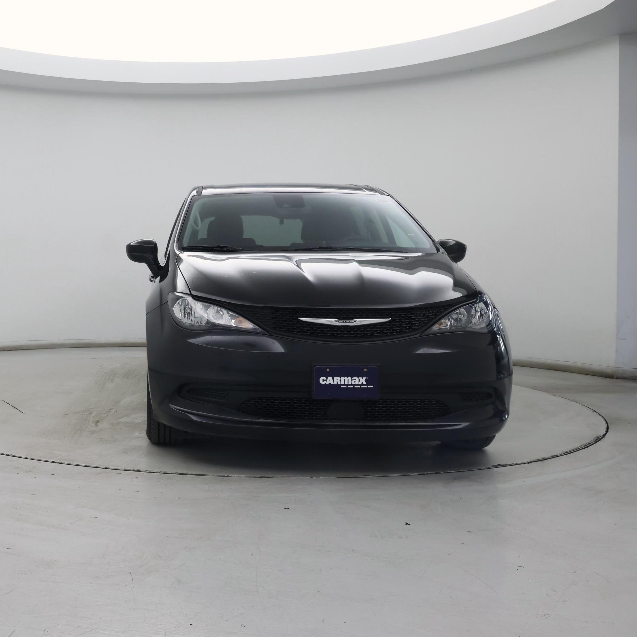 Thumbnail: 2023 Chrysler Voyager - 5