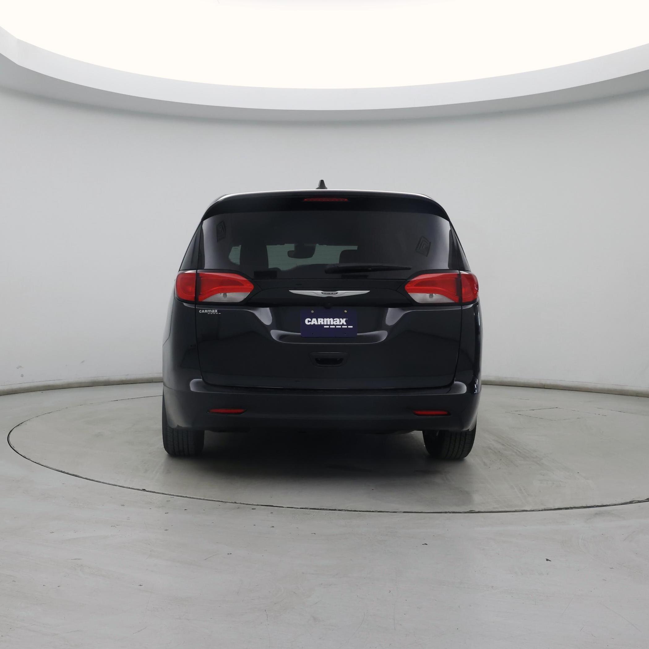 Thumbnail: 2023 Chrysler Voyager - 6