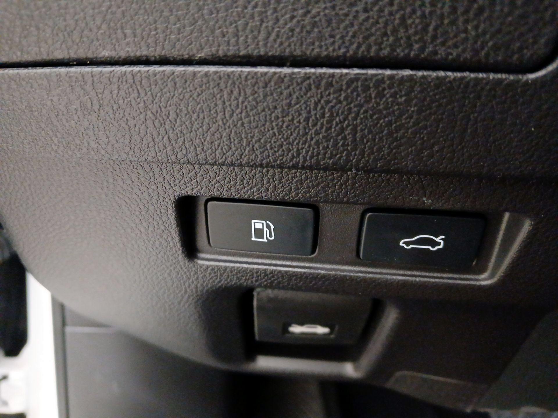 Thumbnail: 2023 Lexus ES - 13