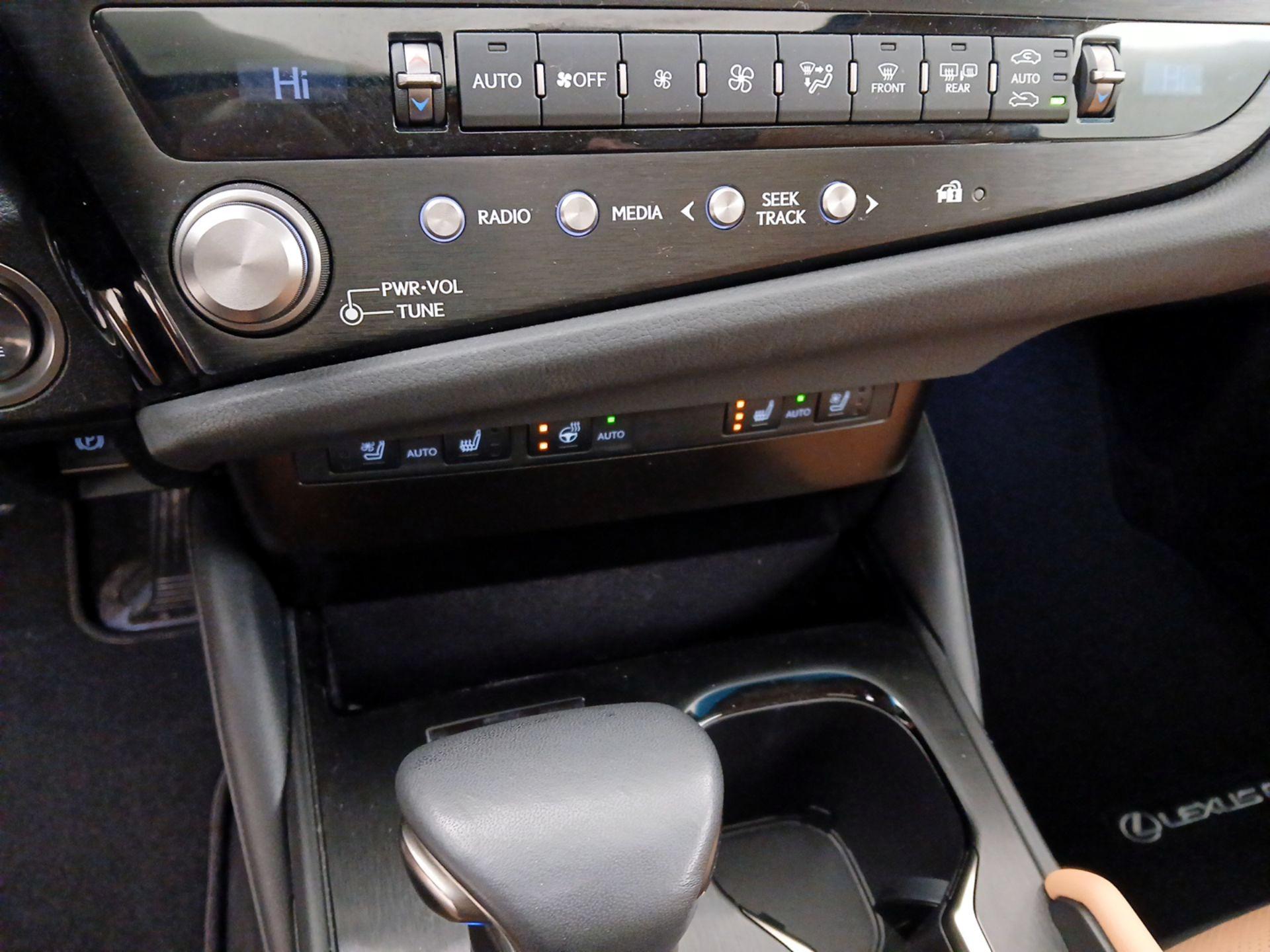 Thumbnail: 2023 Lexus ES - 16