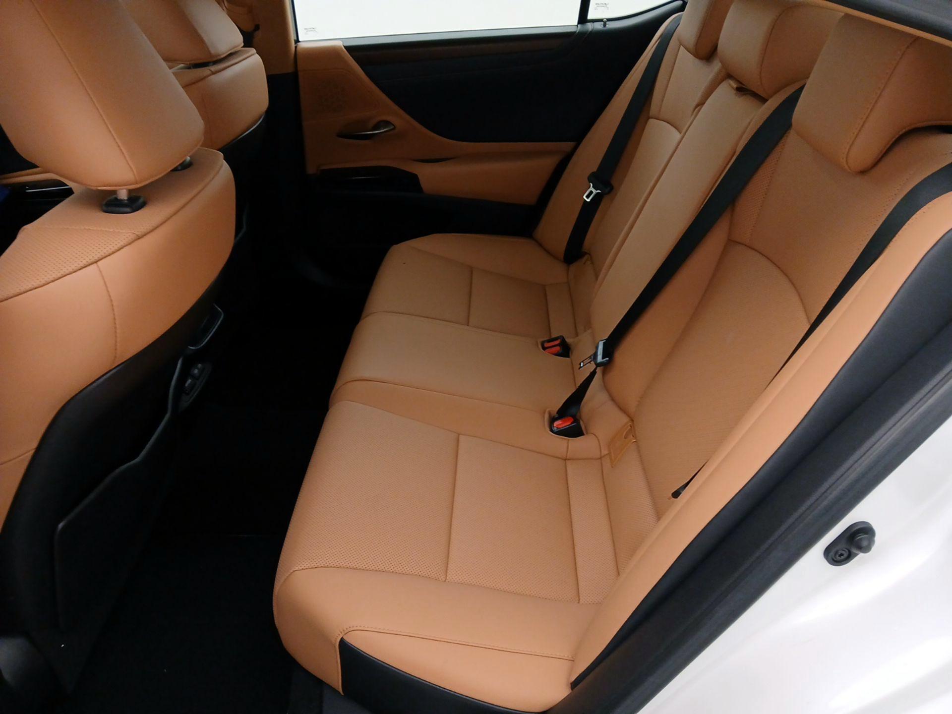 Thumbnail: 2023 Lexus ES - 20