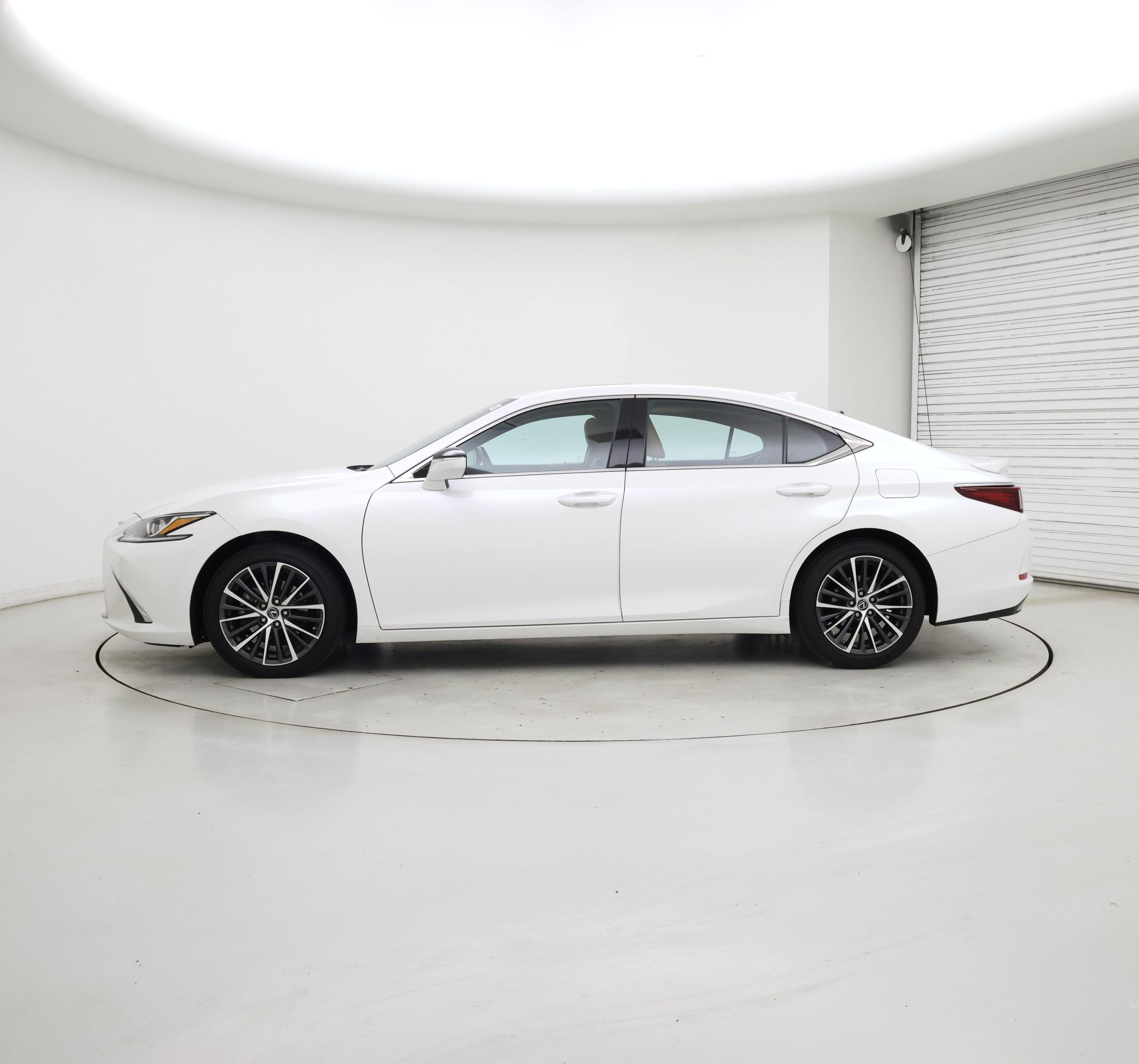 Thumbnail: 2023 Lexus ES - 3