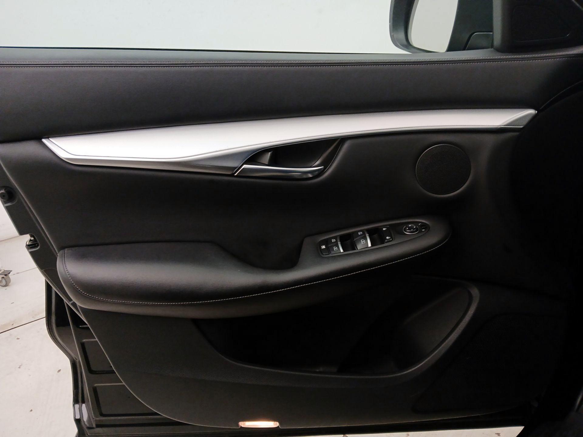 Thumbnail: 2019 INFINITI QX50 - 12