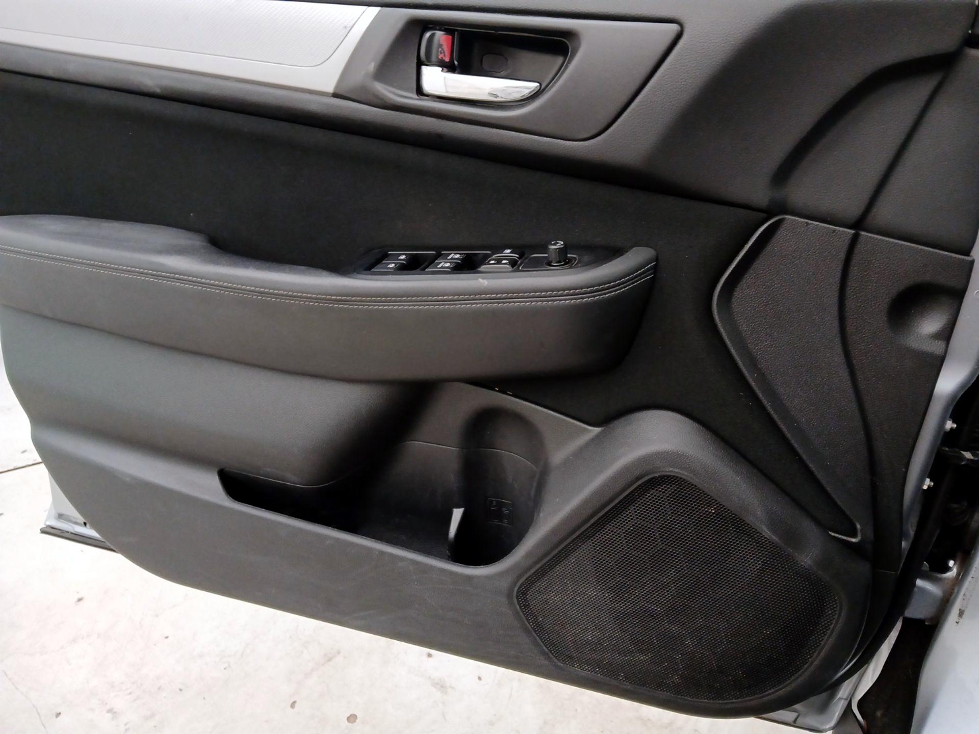 Thumbnail: 2015 Subaru Outback - 12