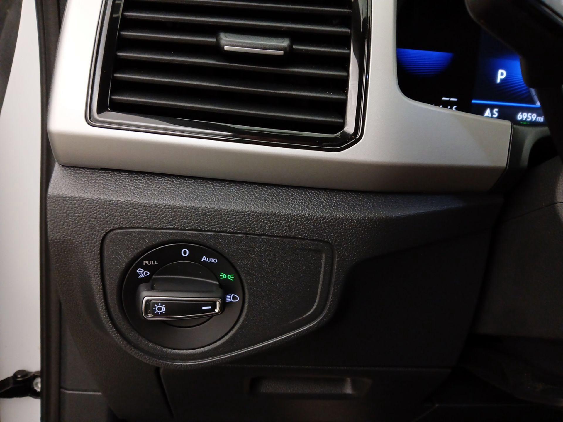 Thumbnail: 2022 Volkswagen Atlas - 13