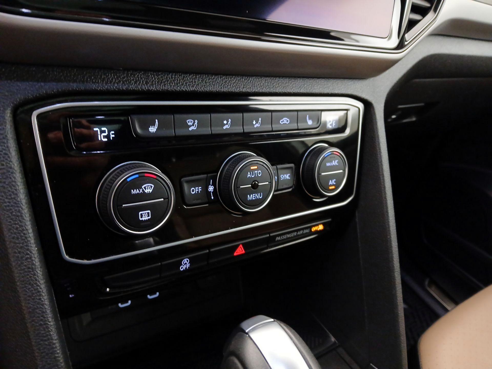 Thumbnail: 2022 Volkswagen Atlas - 16