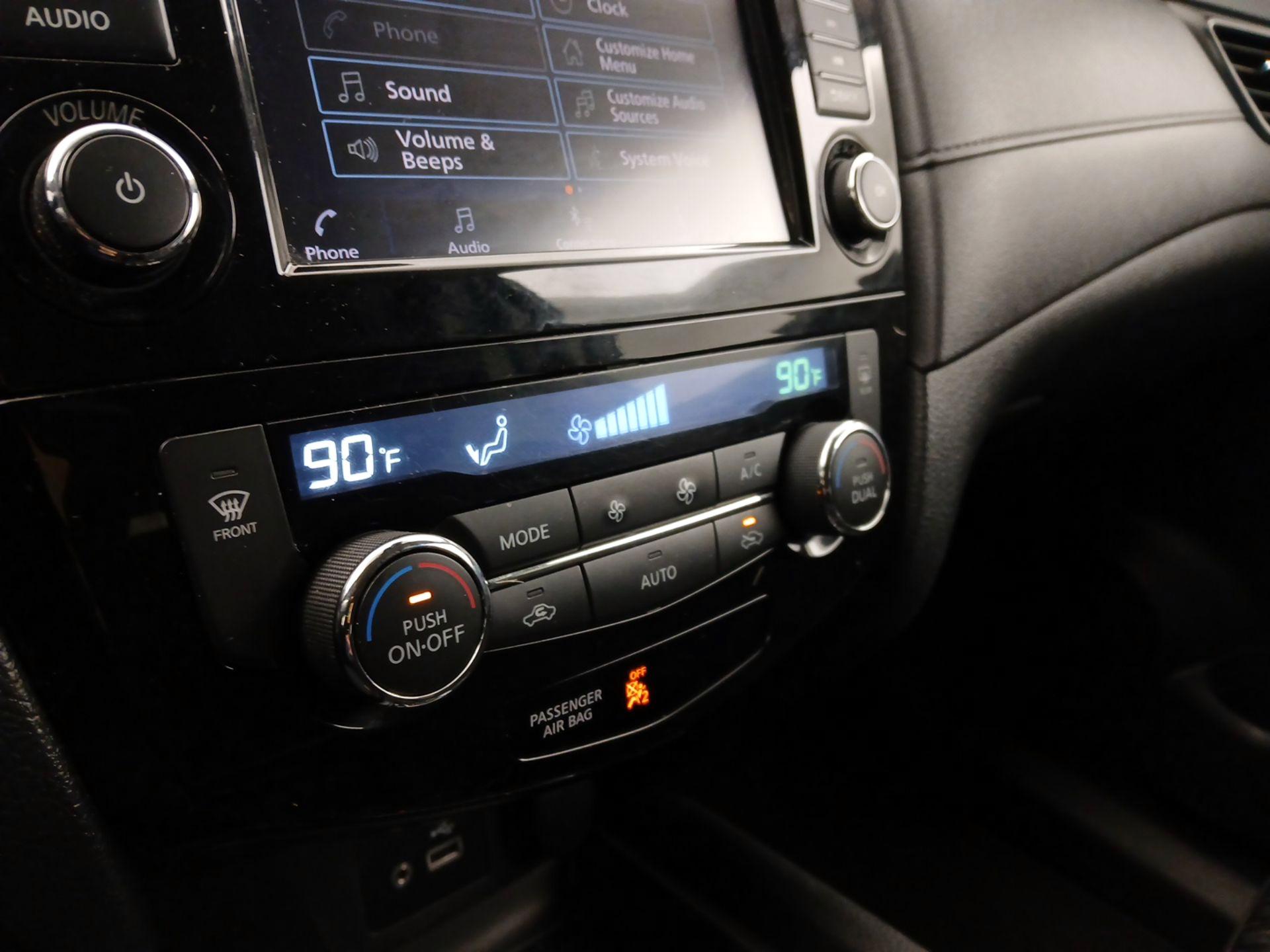 Thumbnail: 2019 Nissan Rogue - 16