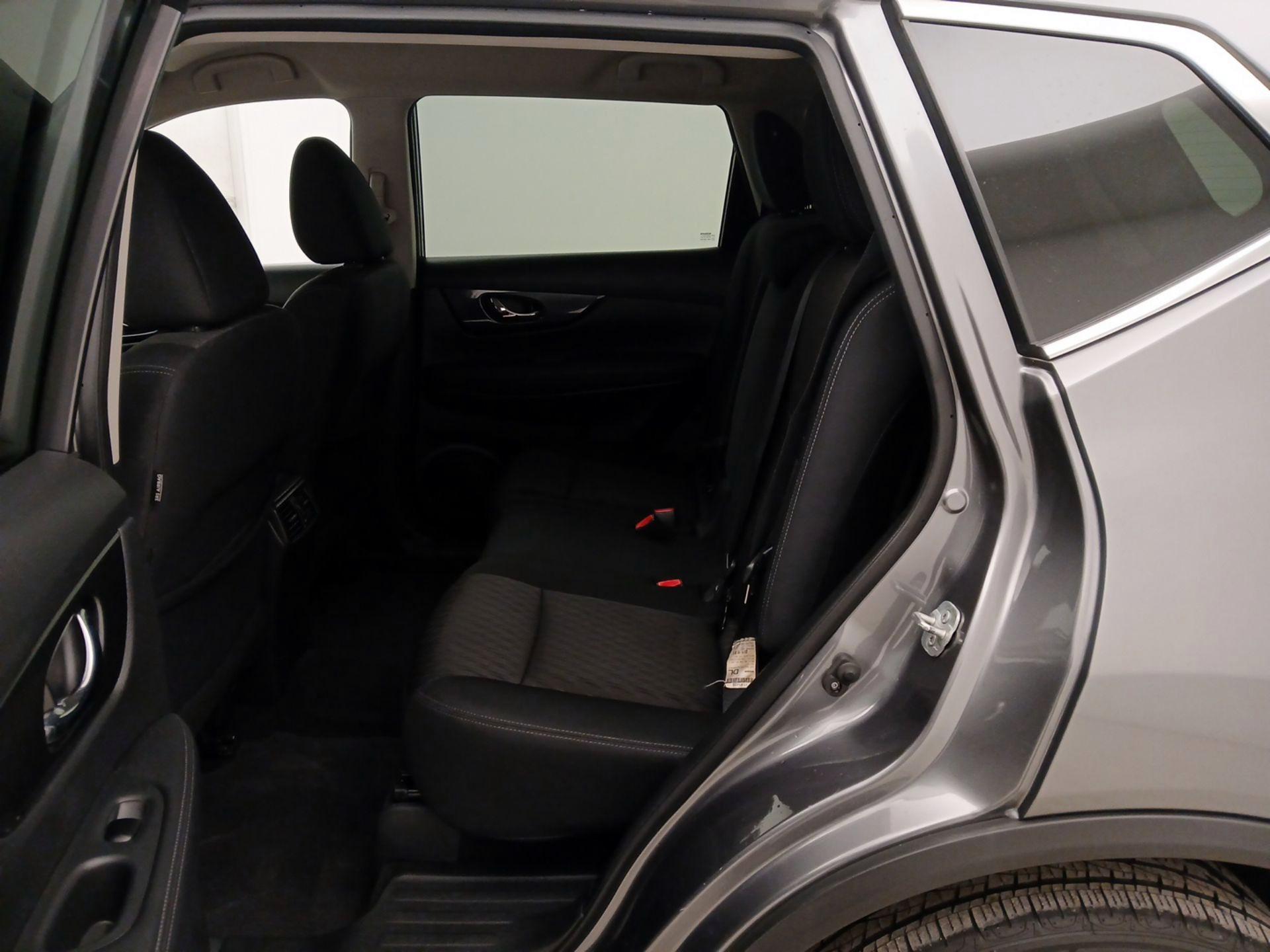 Thumbnail: 2019 Nissan Rogue - 19