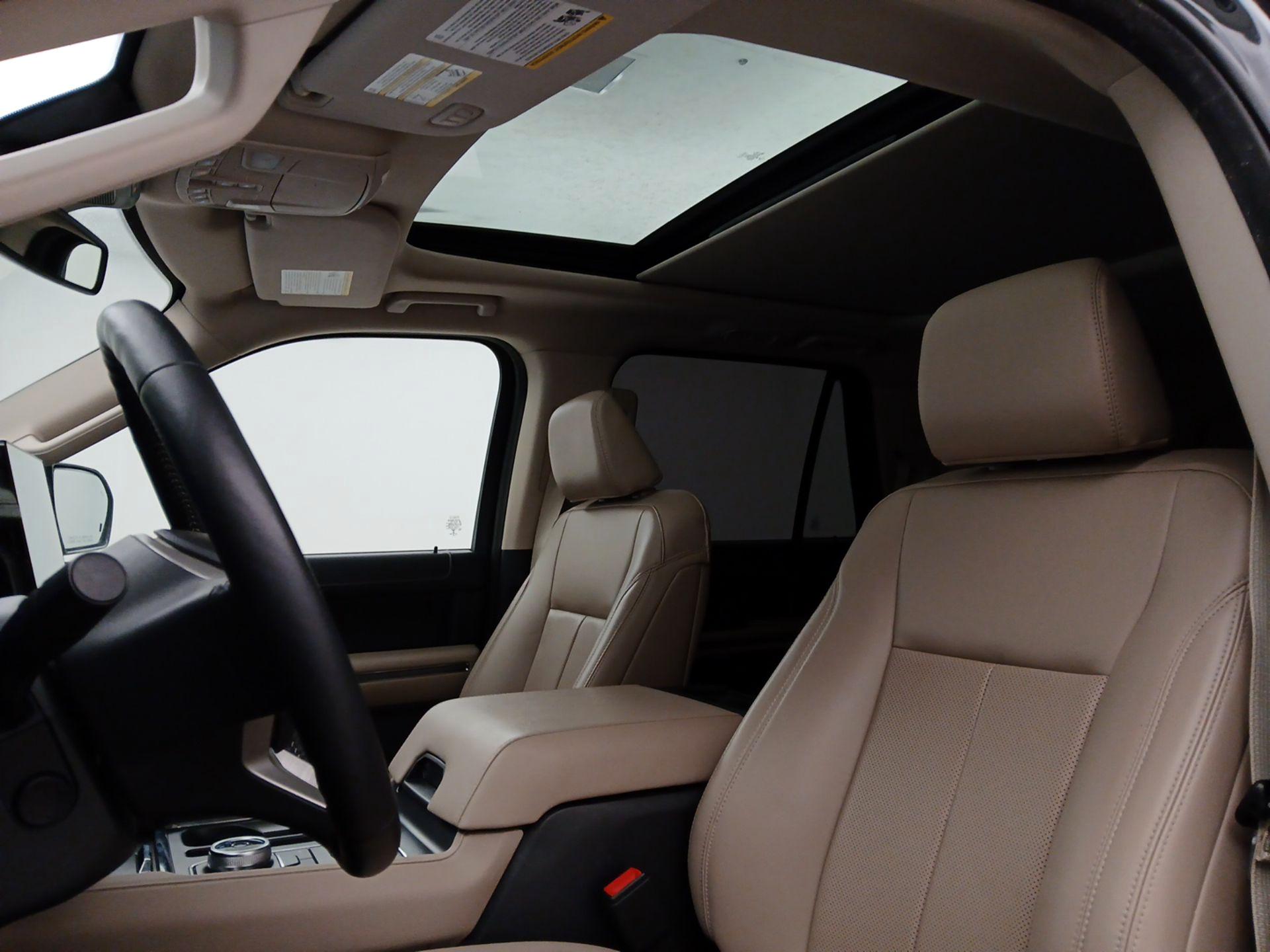 Thumbnail: 2022 Ford Expedition - 20