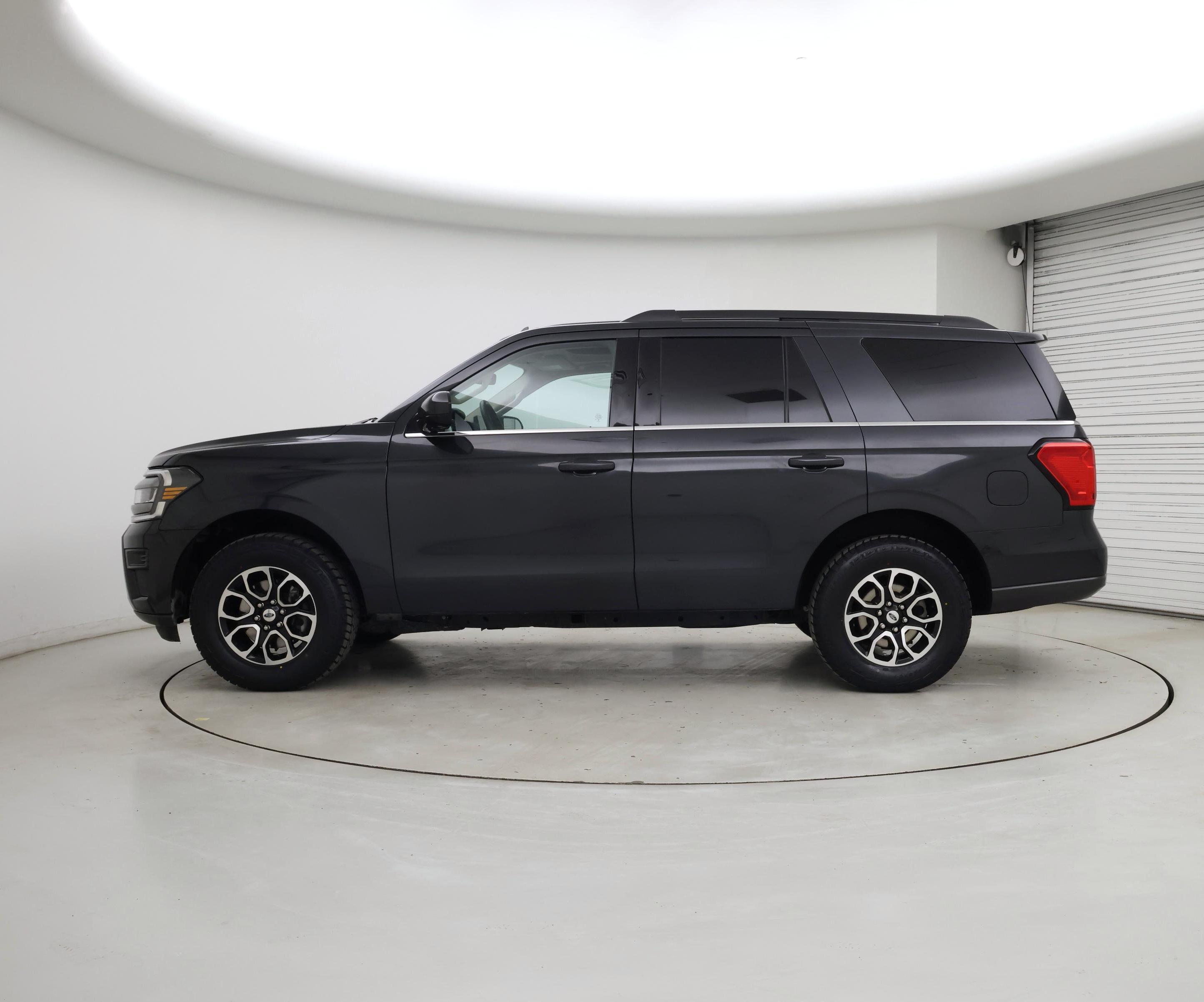 Thumbnail: 2022 Ford Expedition - 3