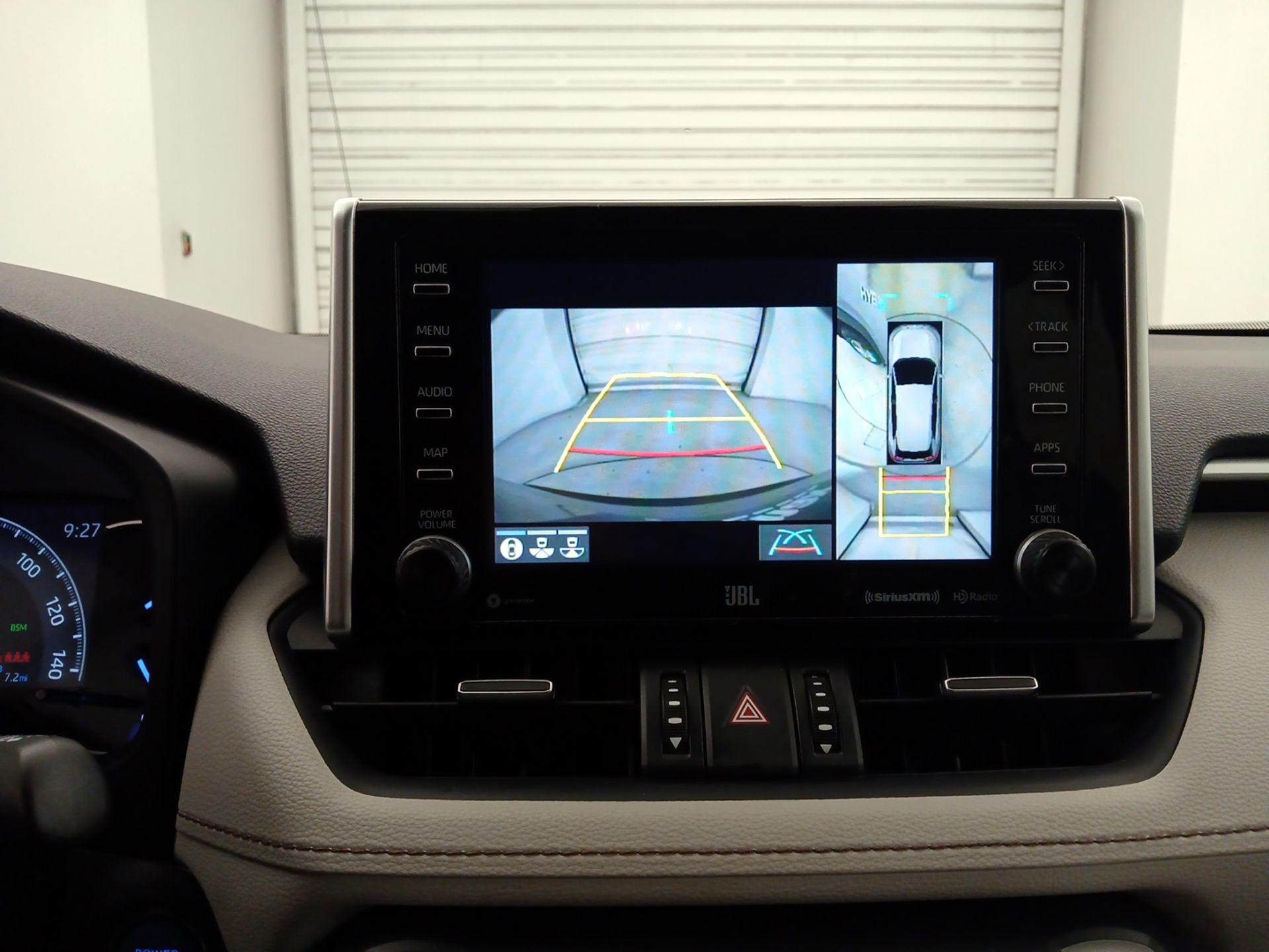 Thumbnail: 2021 Toyota RAV4 - 15