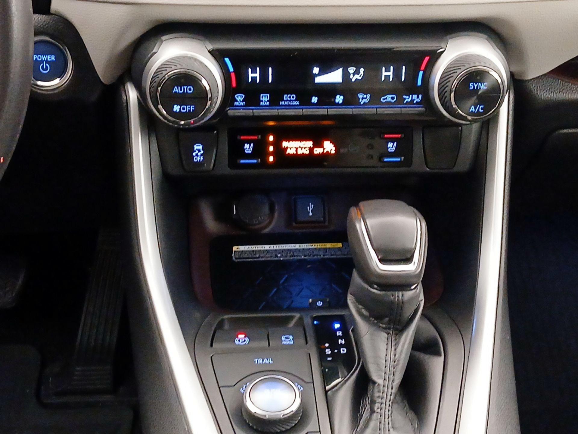 Thumbnail: 2021 Toyota RAV4 - 19