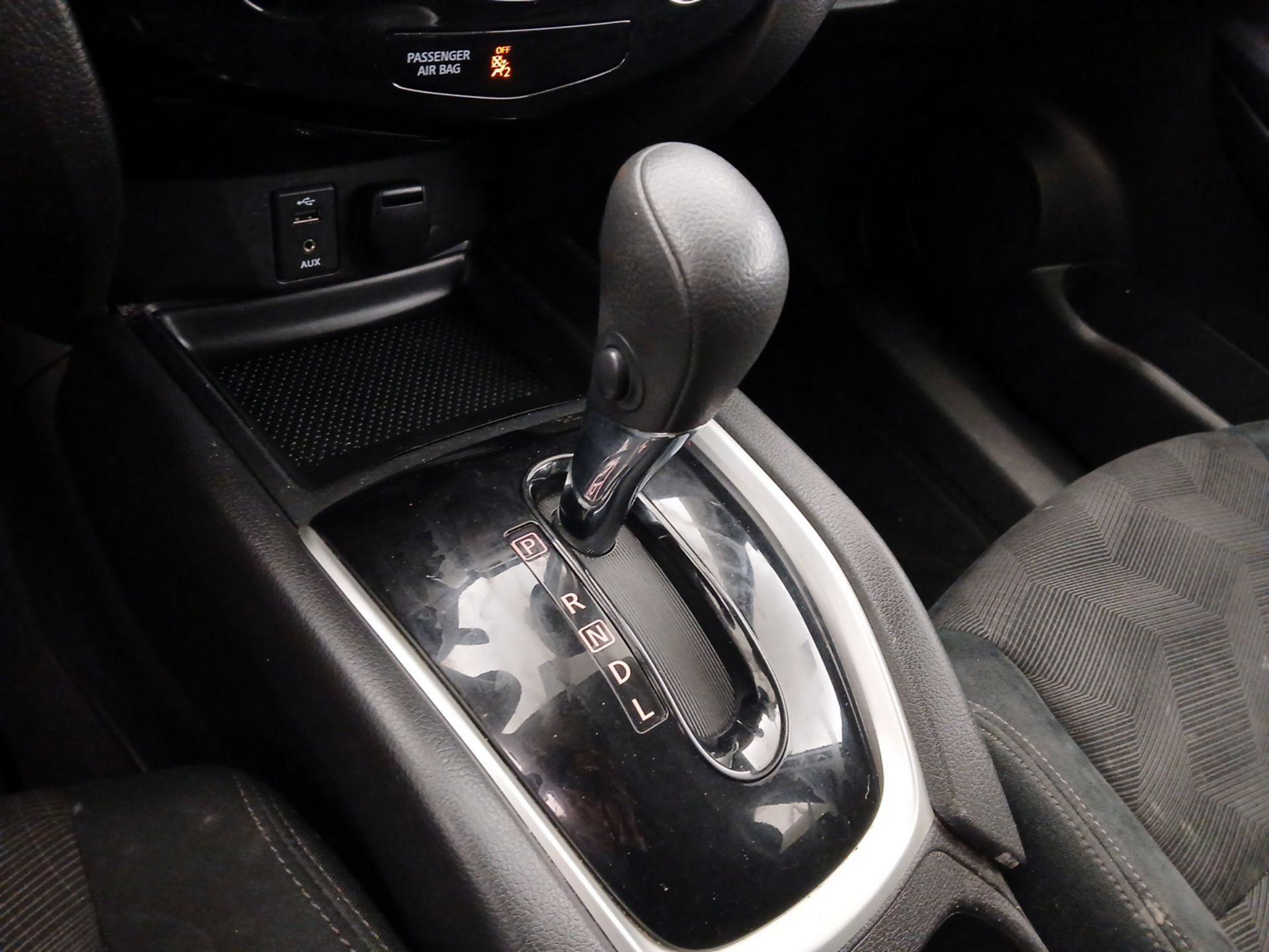 Thumbnail: 2015 Nissan Rogue - 17