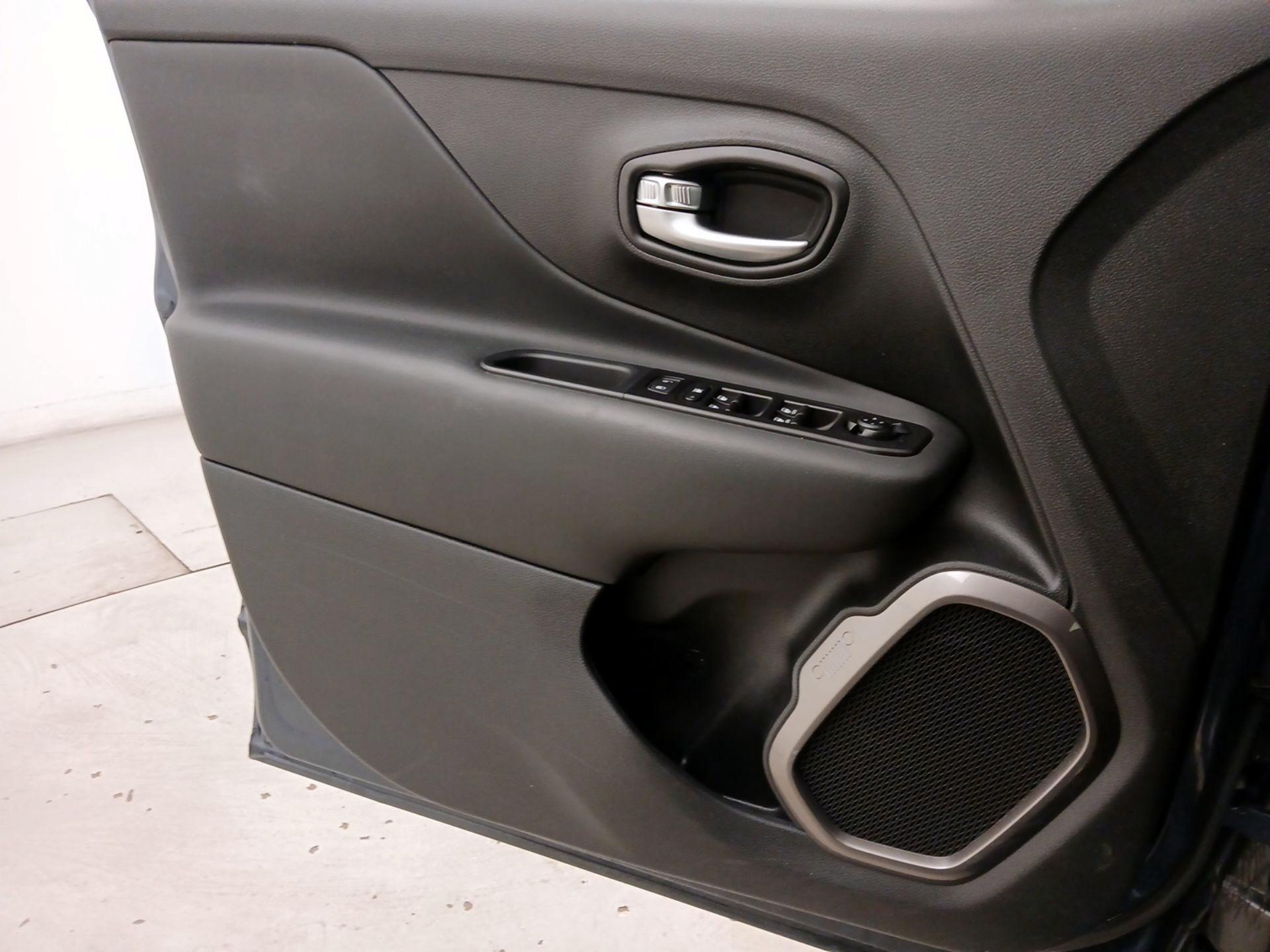 Thumbnail: 2021 Jeep Renegade - 12