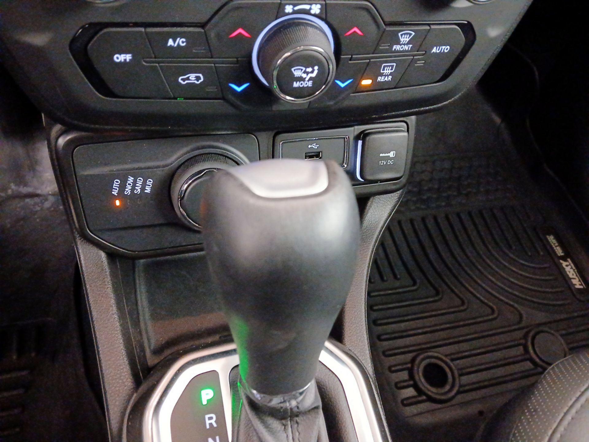 Thumbnail: 2021 Jeep Renegade - 17