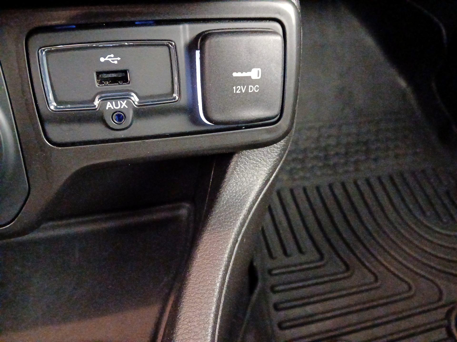 Thumbnail: 2021 Jeep Renegade - 19