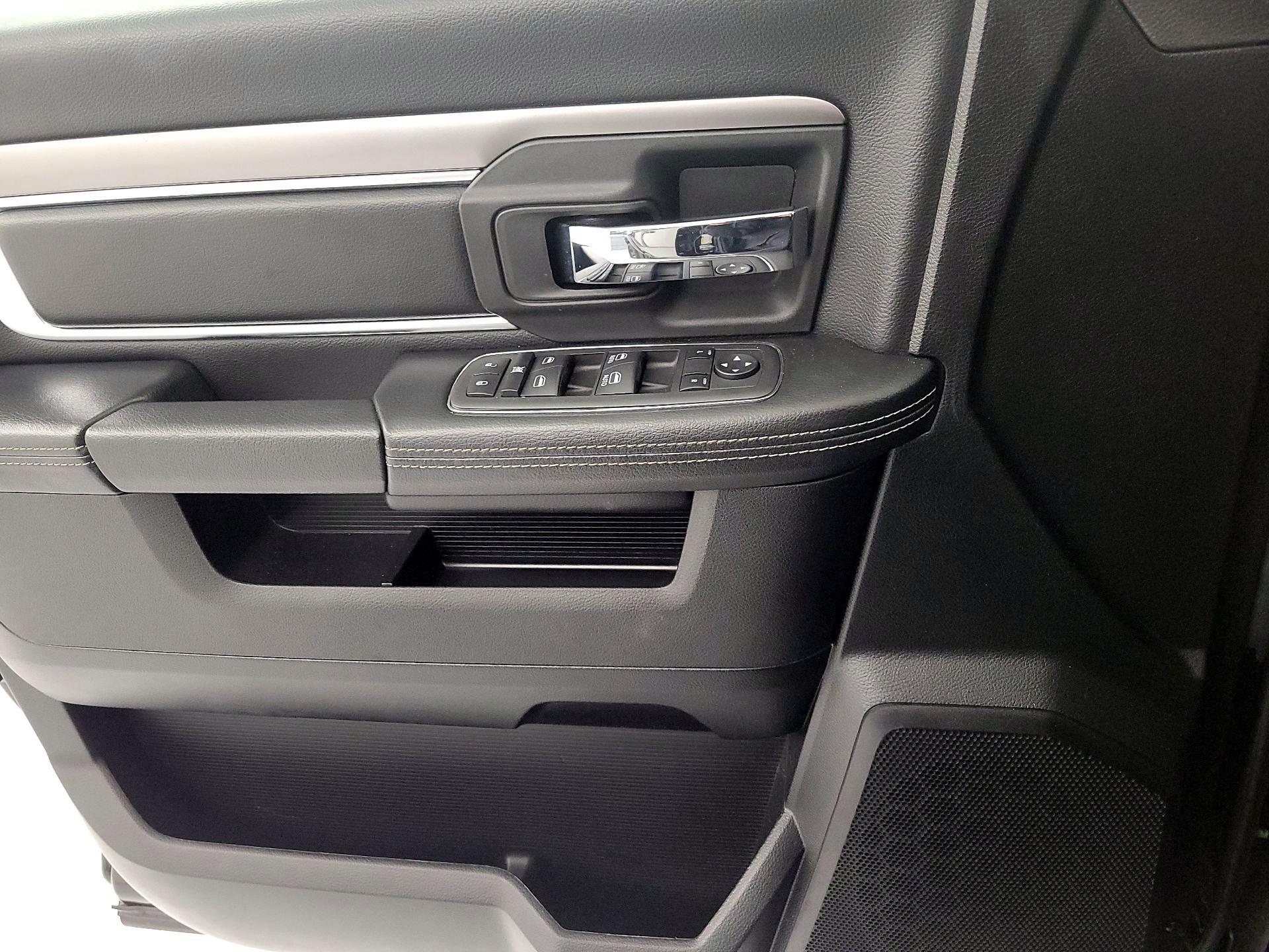 Thumbnail: 2022 RAM 1500 Classic - 12