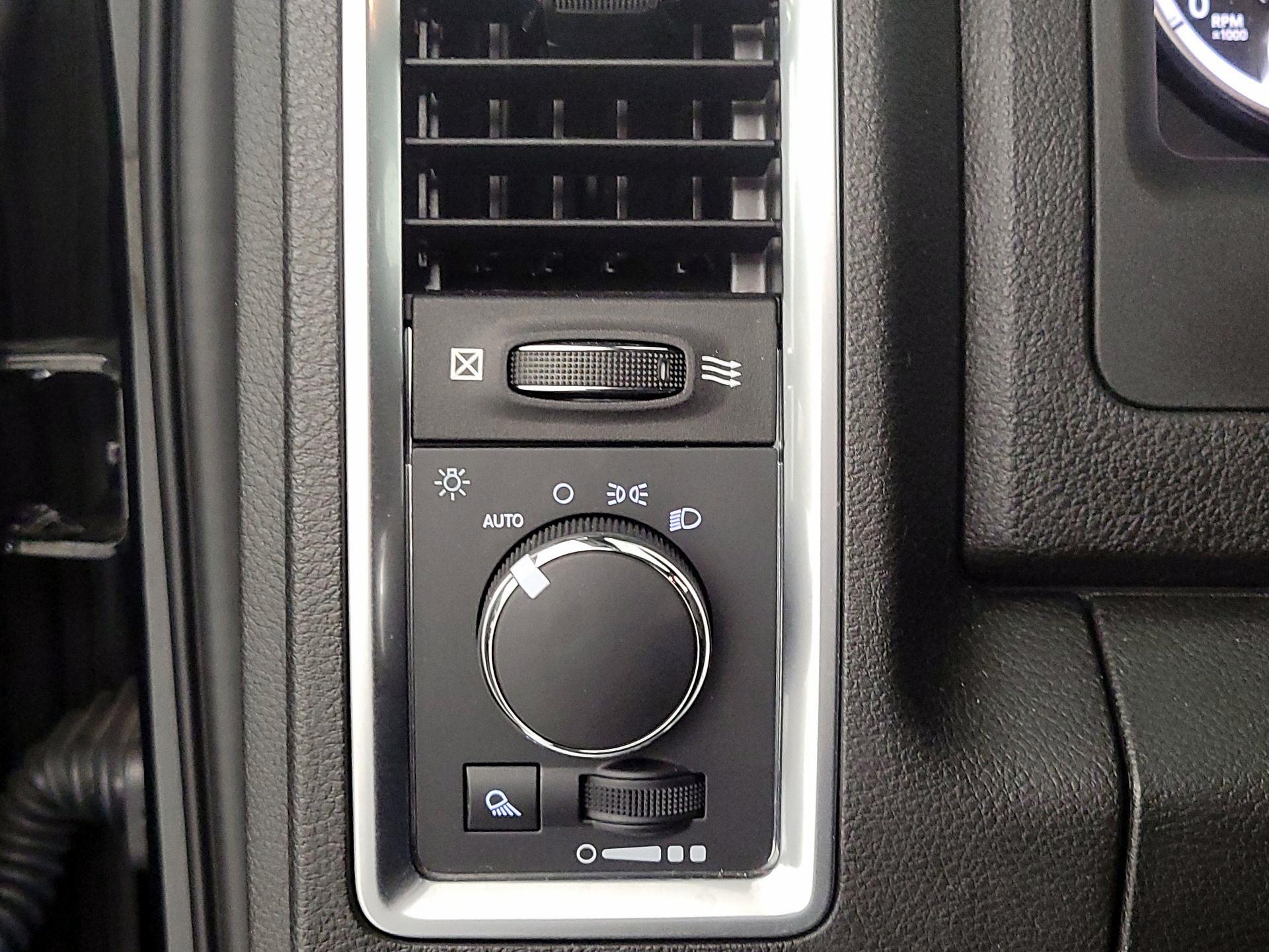 Thumbnail: 2022 RAM 1500 Classic - 13