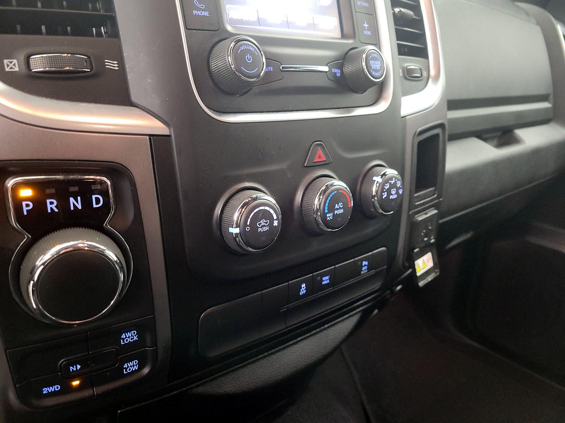 Thumbnail: 2022 RAM 1500 Classic - 16