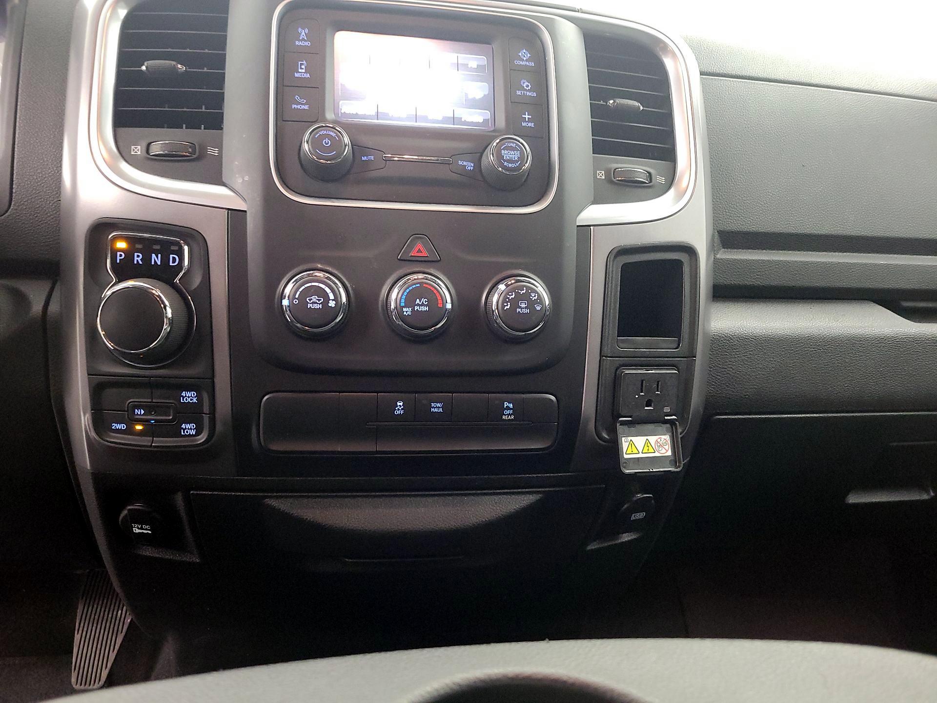 Thumbnail: 2022 RAM 1500 Classic - 18