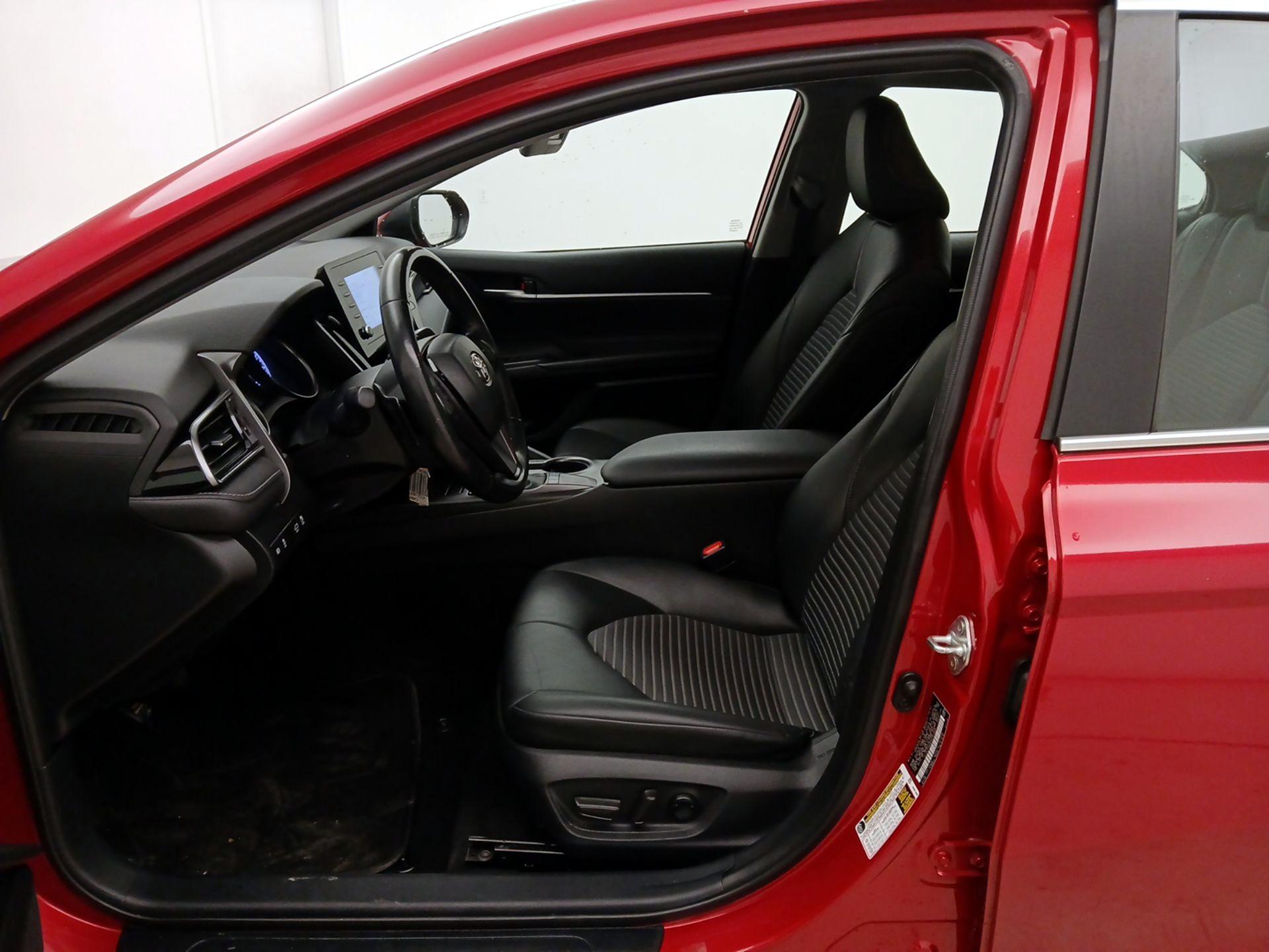 Thumbnail: 2023 Toyota Camry - 11