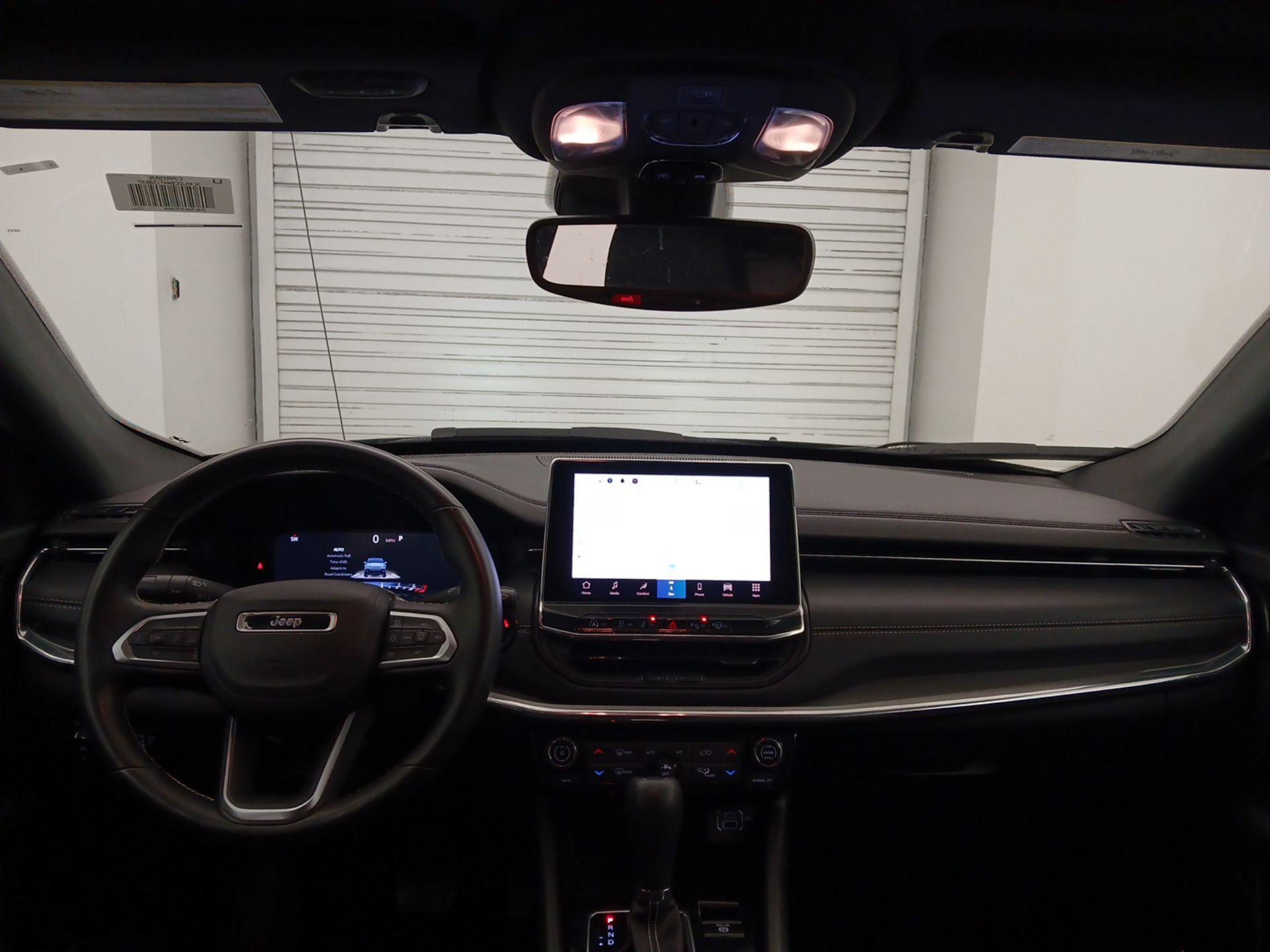 Thumbnail: 2022 Jeep Compass - 9