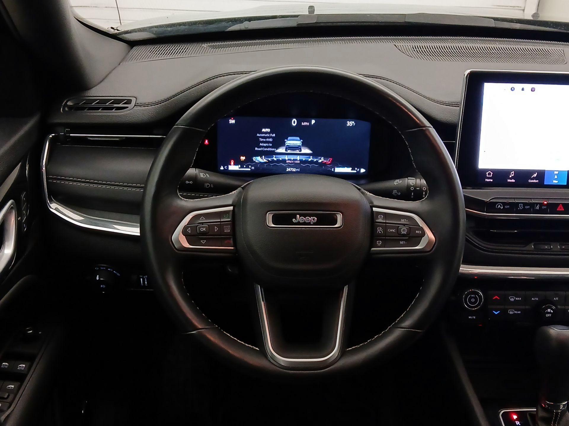 Thumbnail: 2022 Jeep Compass - 10