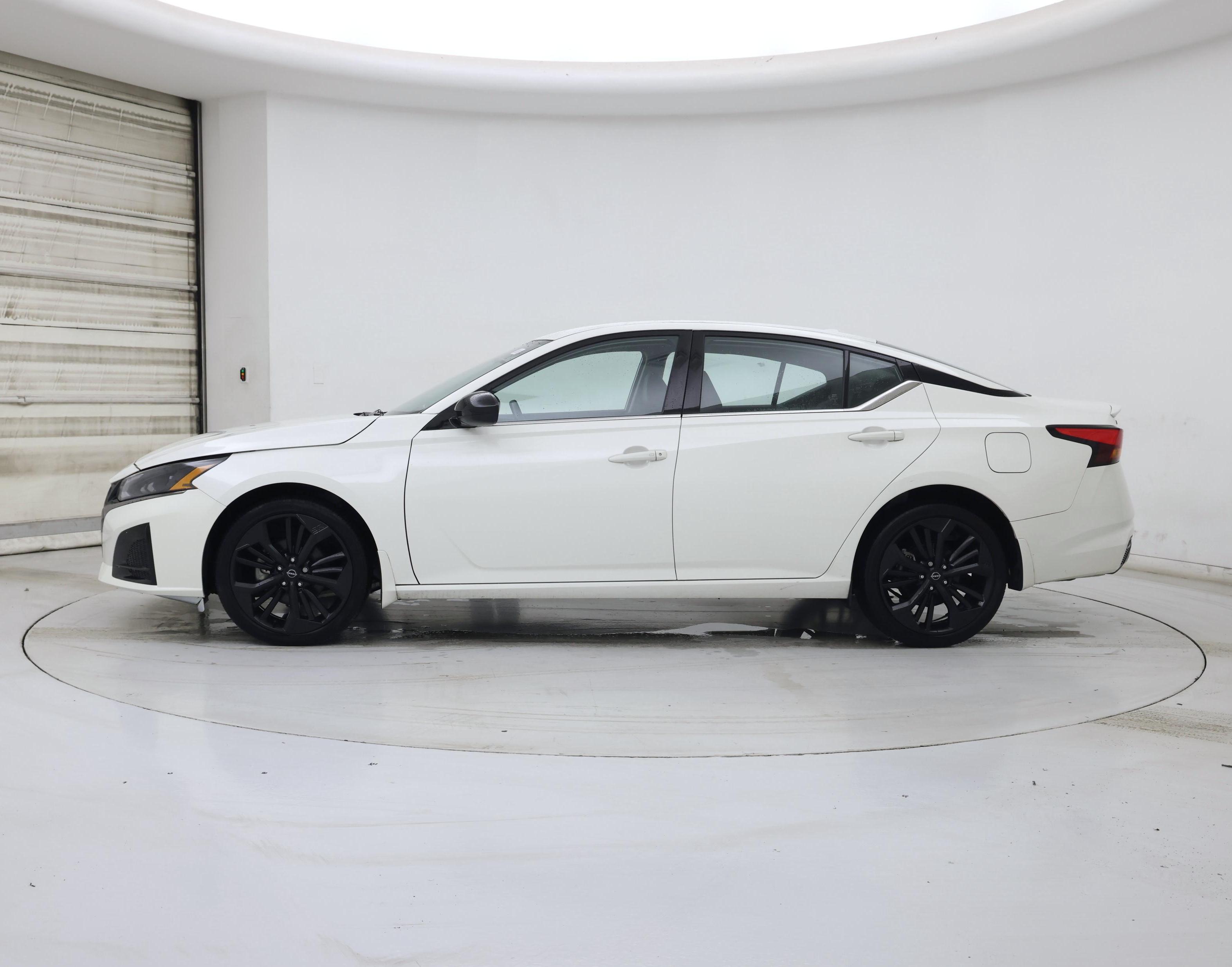 Thumbnail: 2023 Nissan Altima - 3