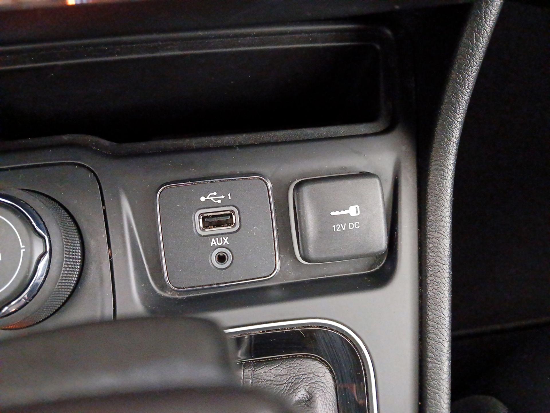 Thumbnail: 2021 Jeep Cherokee - 19