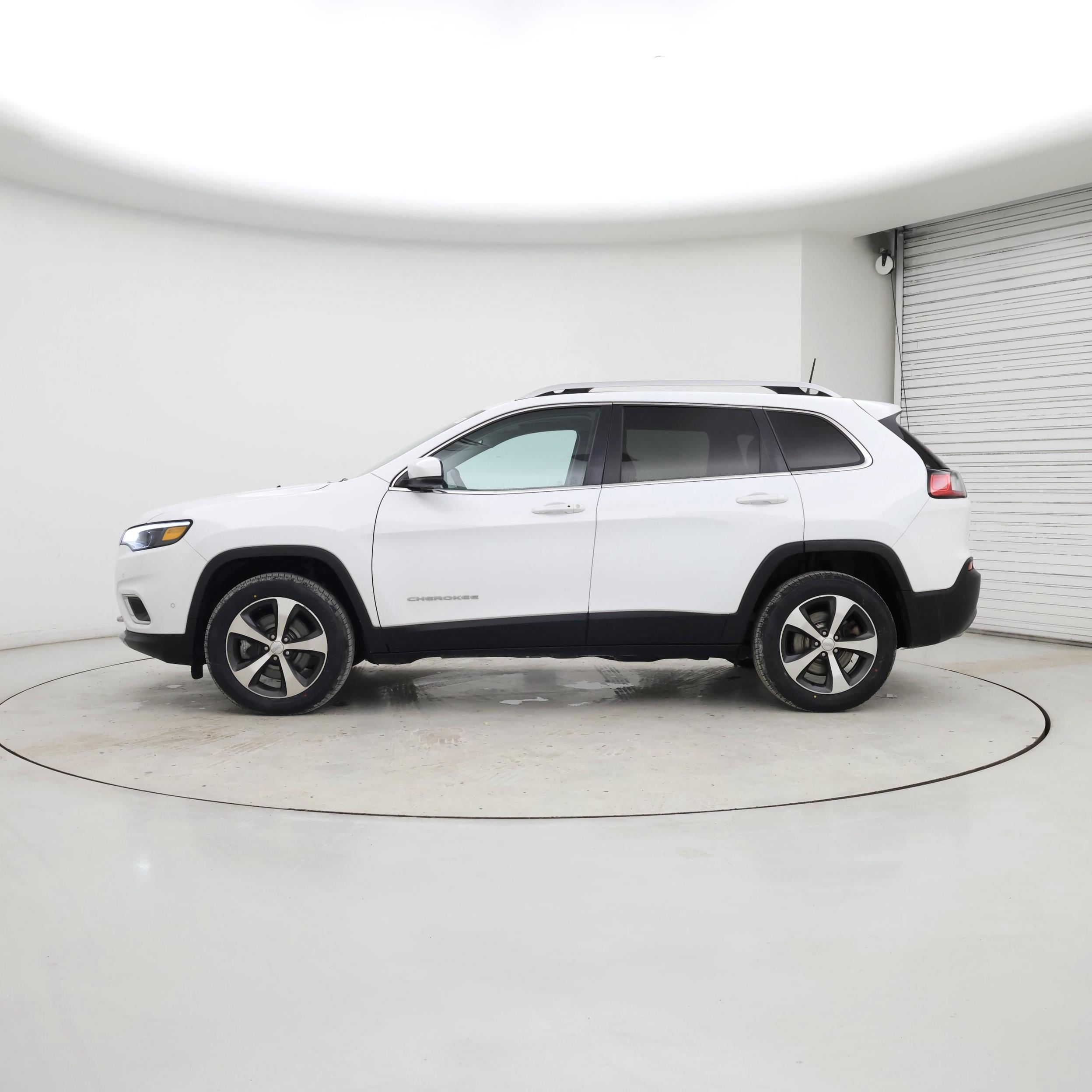 Thumbnail: 2021 Jeep Cherokee - 3