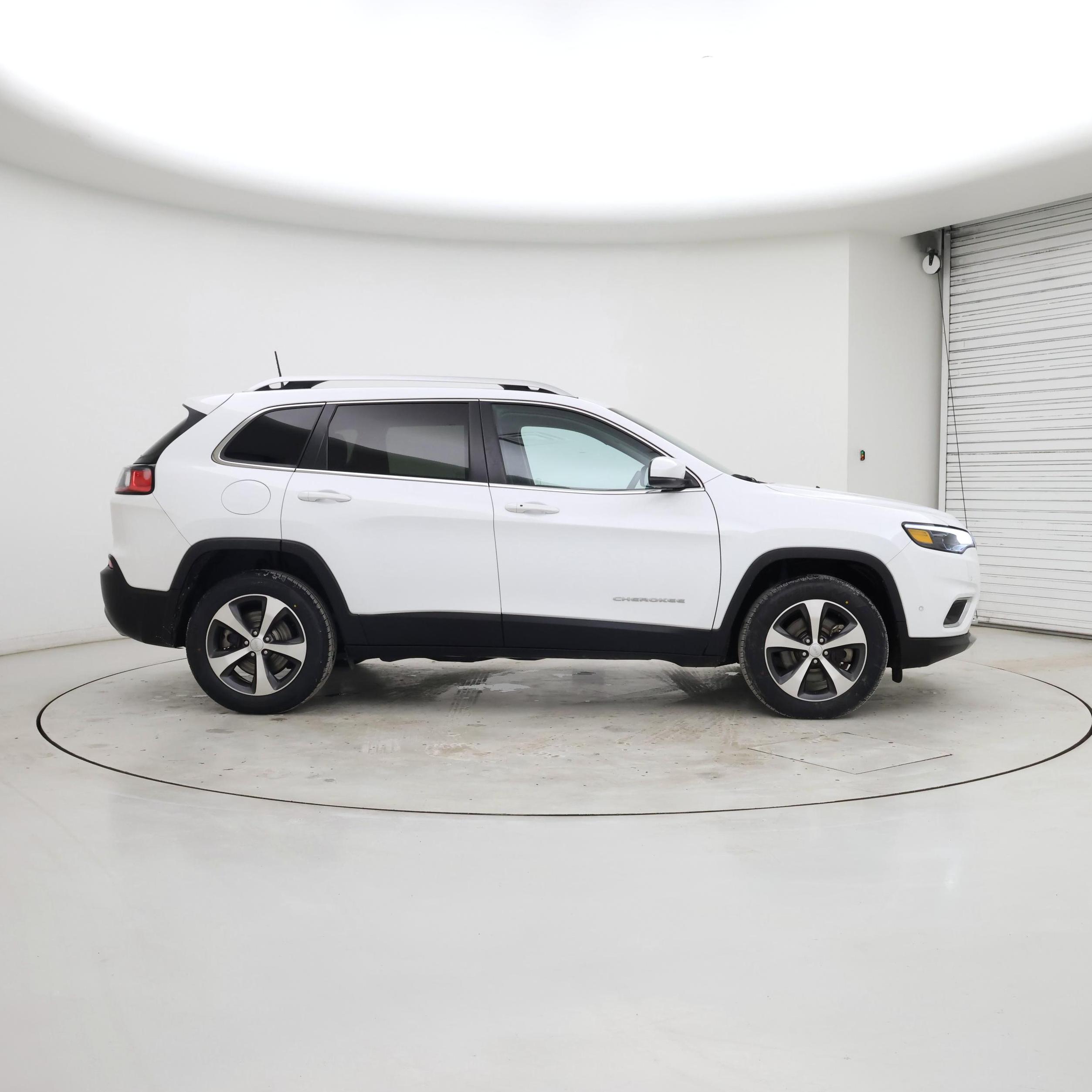 Thumbnail: 2021 Jeep Cherokee - 7