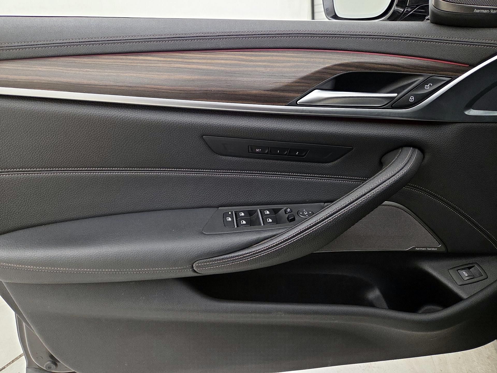 Thumbnail: 2021 BMW 5 Series - 12