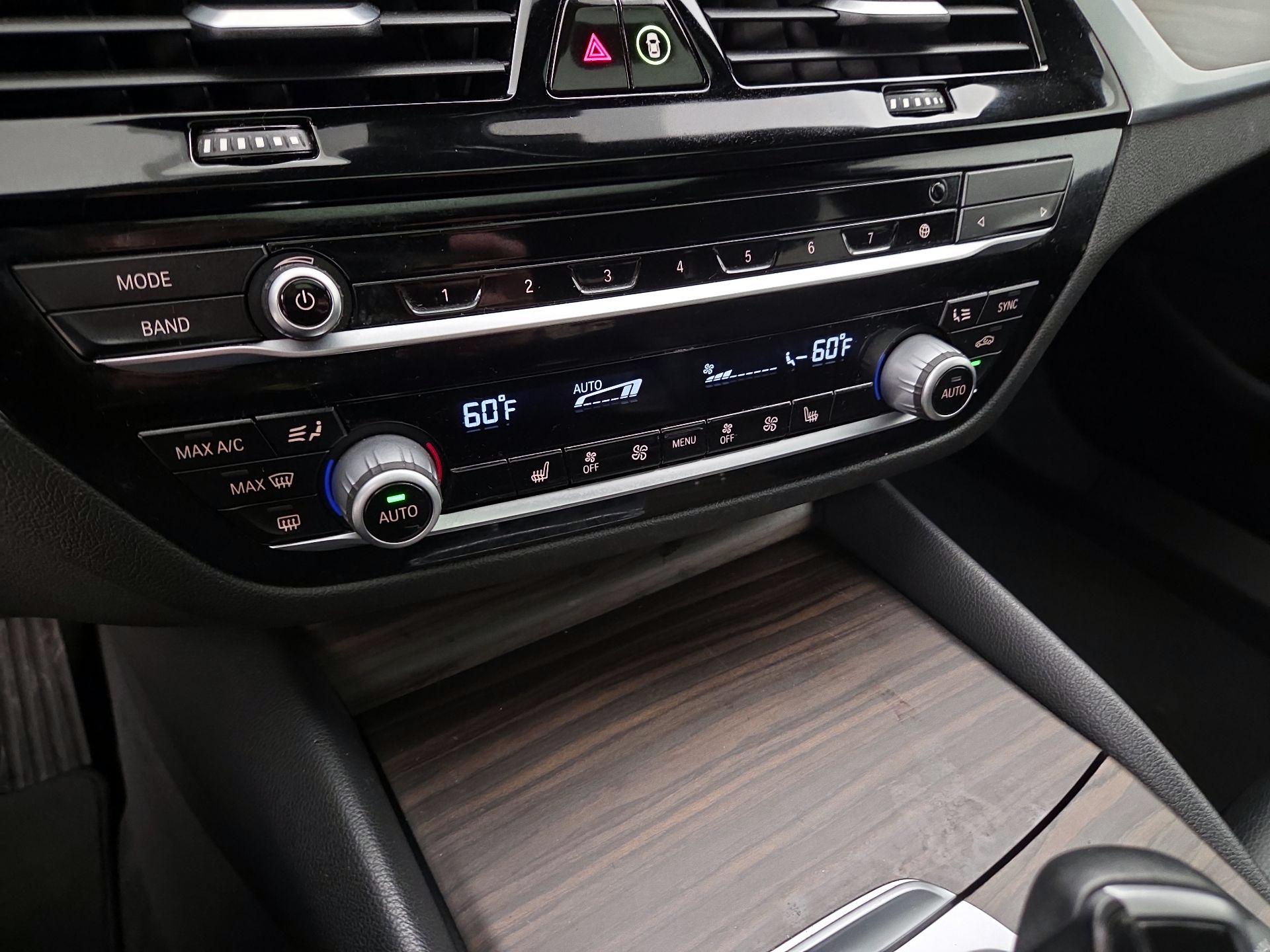Thumbnail: 2021 BMW 5 Series - 16