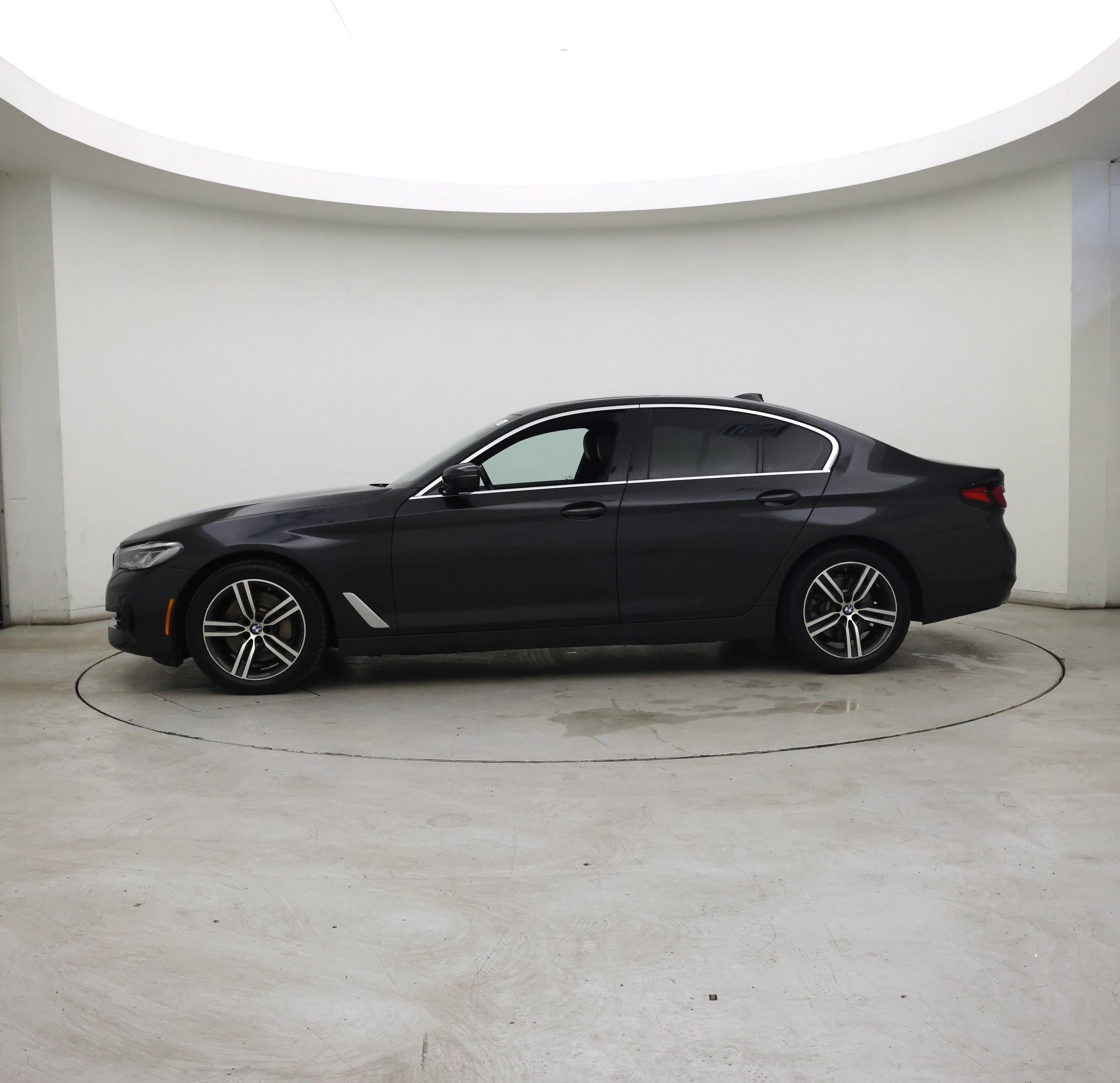 Thumbnail: 2021 BMW 5 Series - 3
