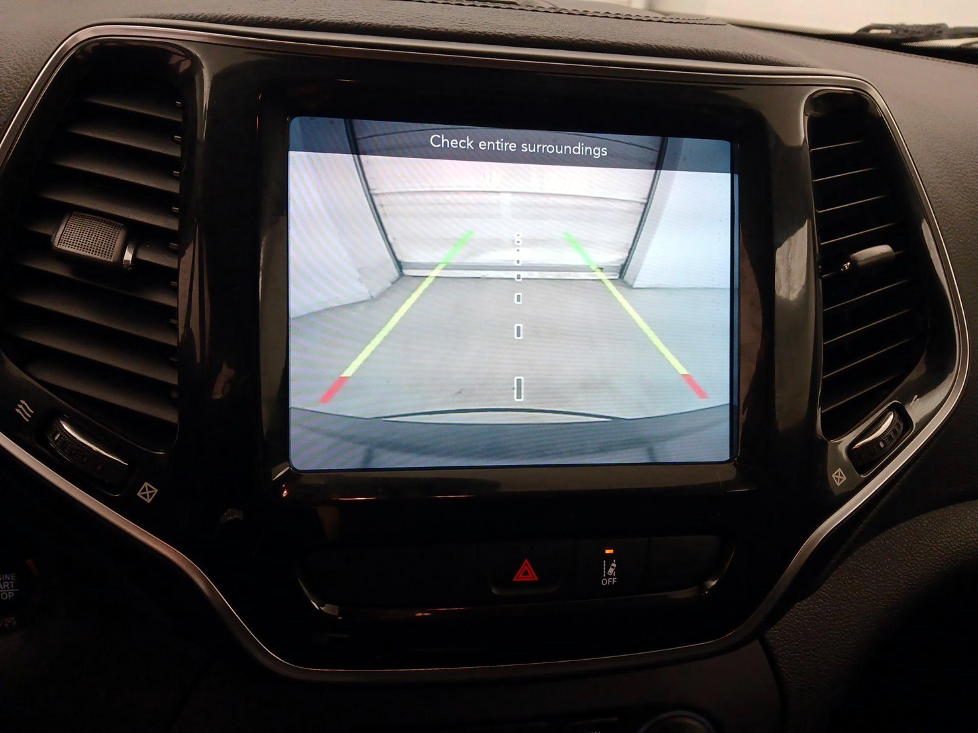 Thumbnail: 2022 Jeep Cherokee - 14