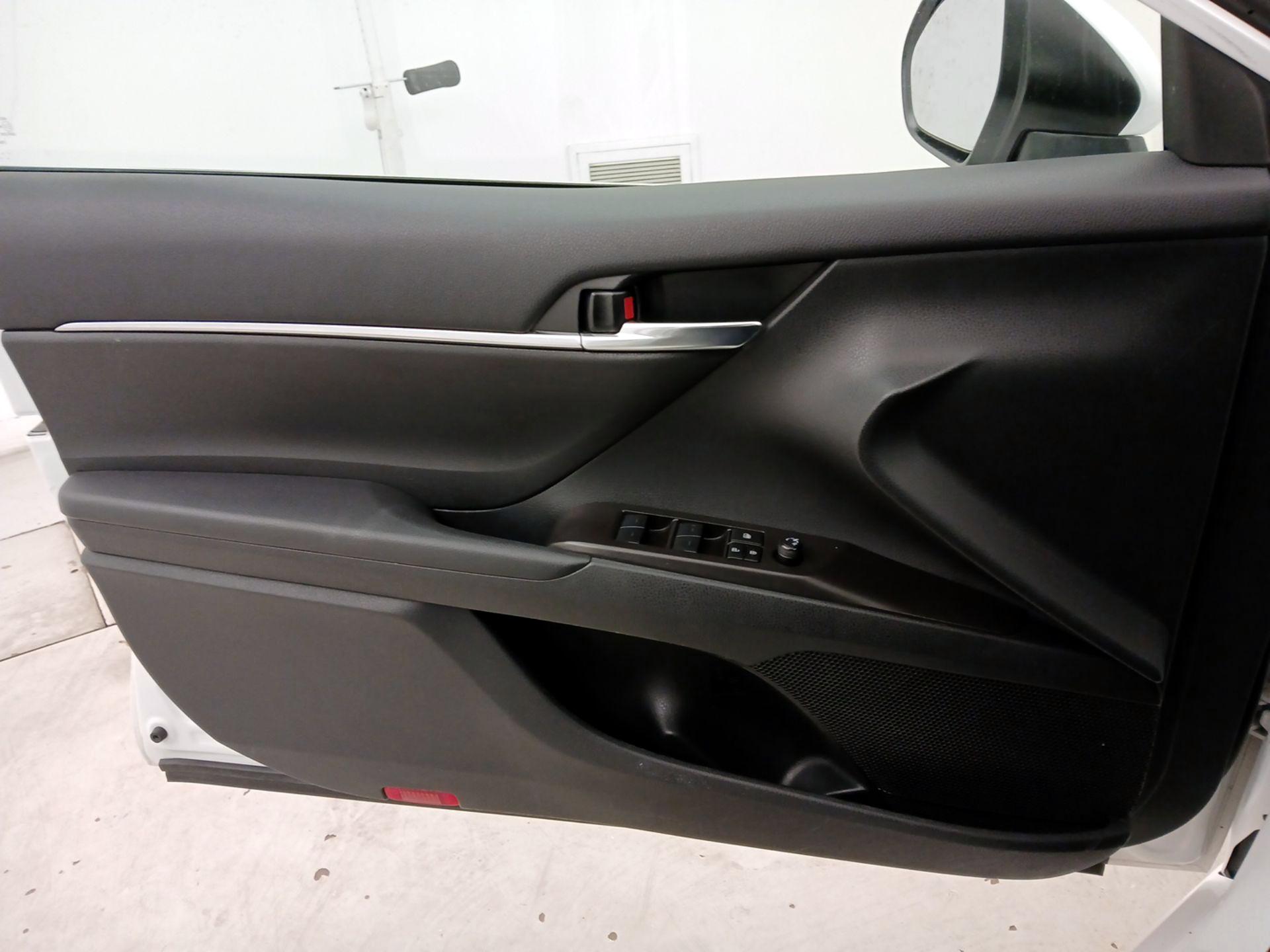 Thumbnail: 2024 Toyota Camry - 12