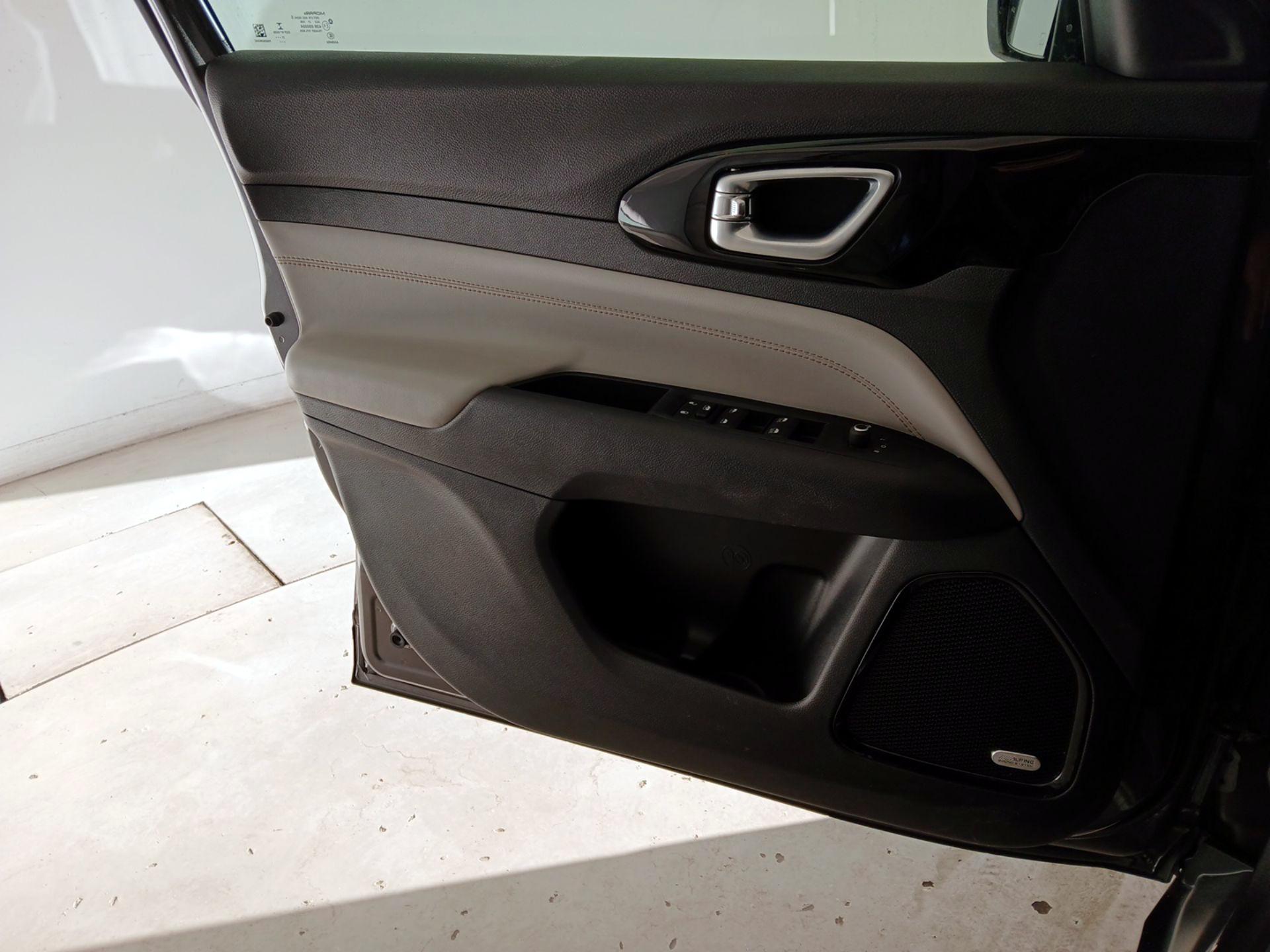 Thumbnail: 2022 Jeep Compass - 12