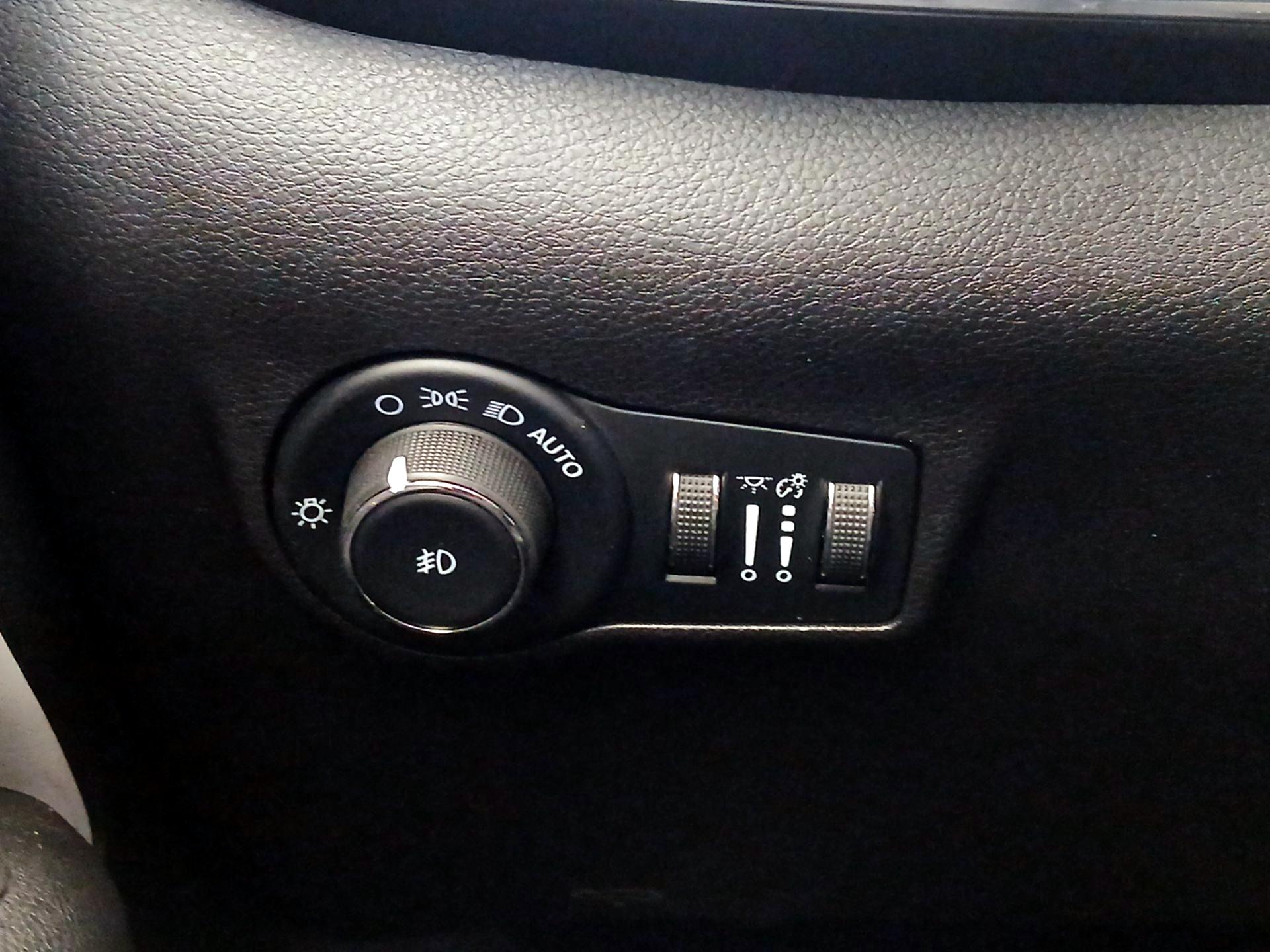 Thumbnail: 2022 Jeep Compass - 13