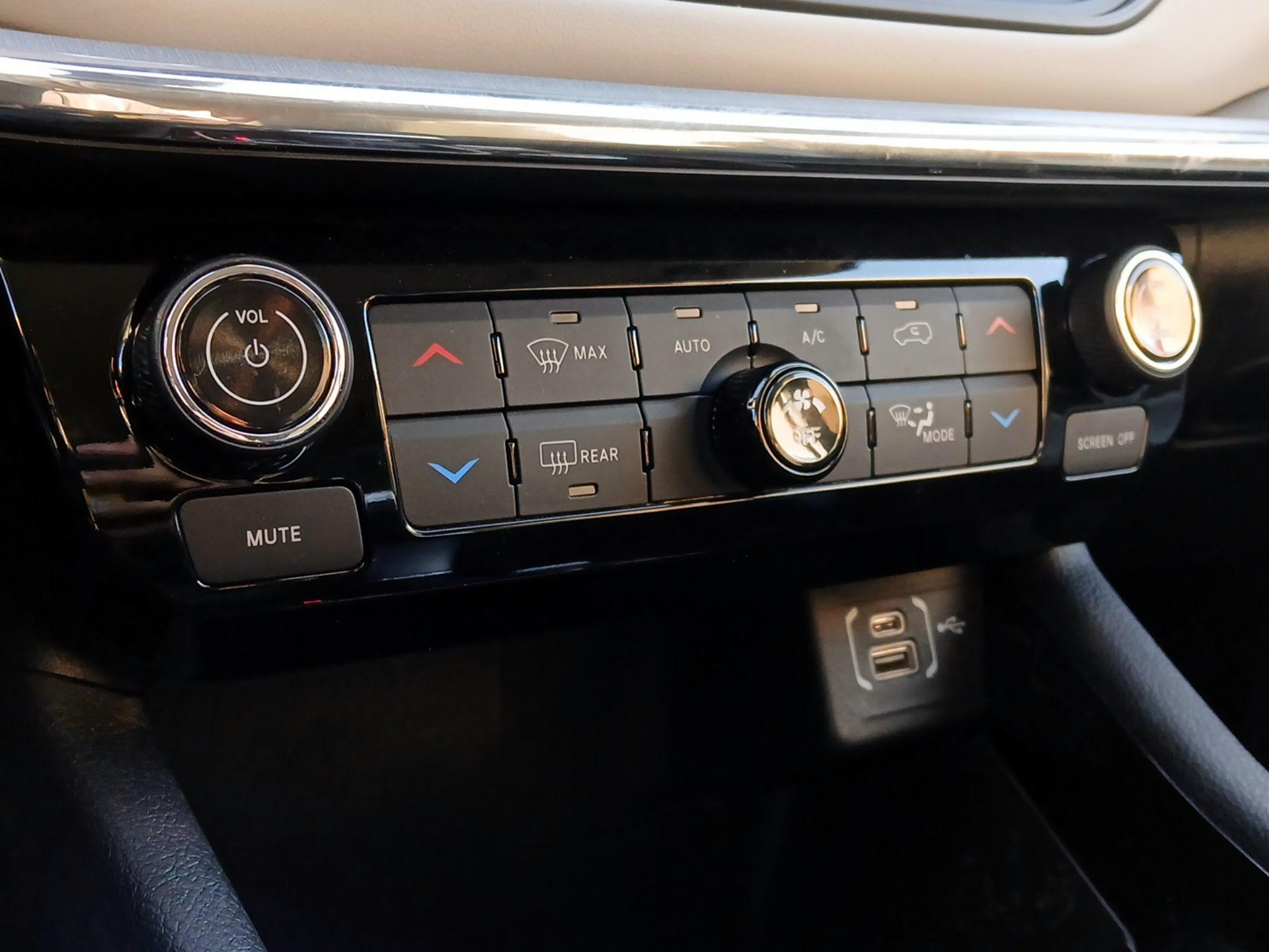 Thumbnail: 2022 Jeep Compass - 16