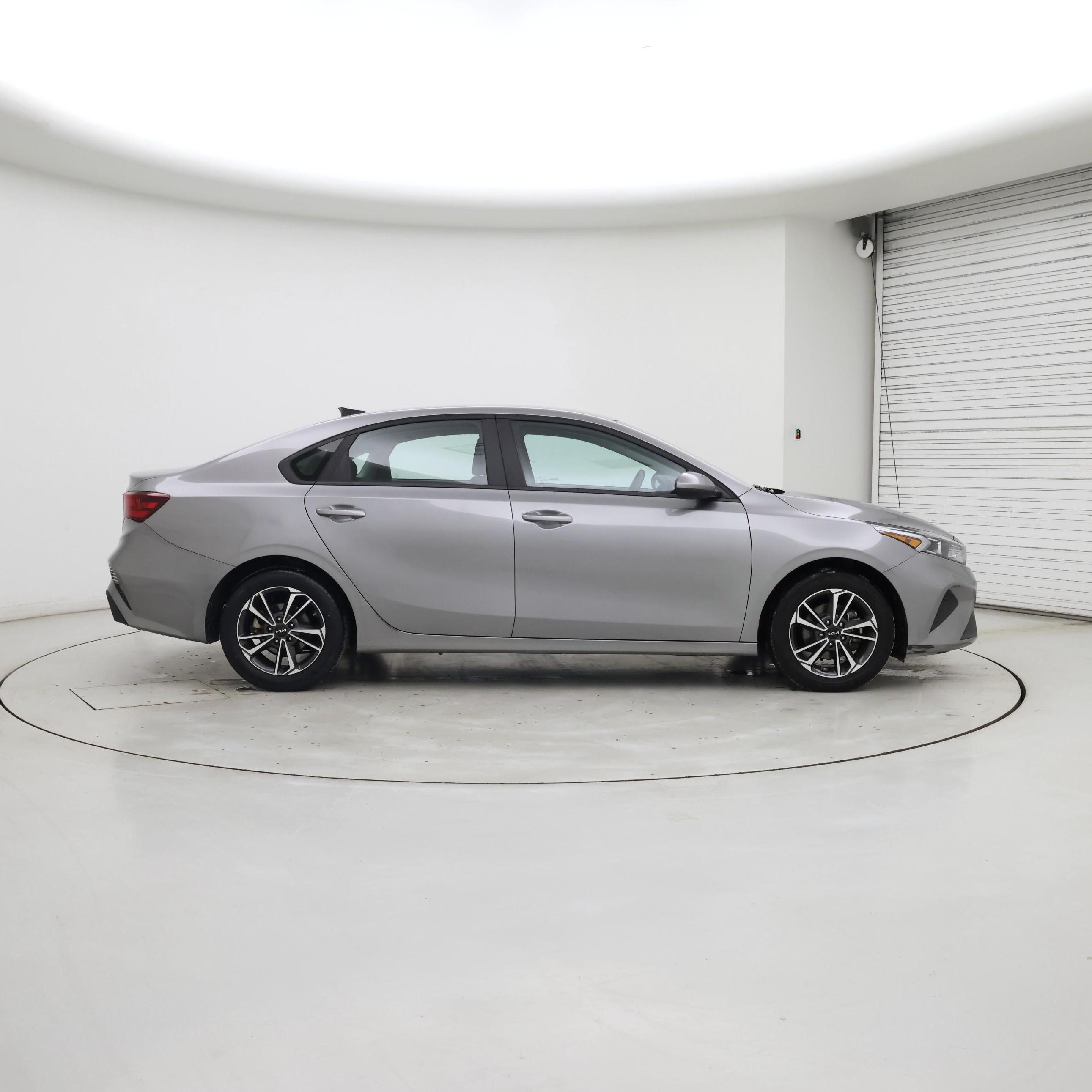 Thumbnail: 2024 Kia Forte - 7