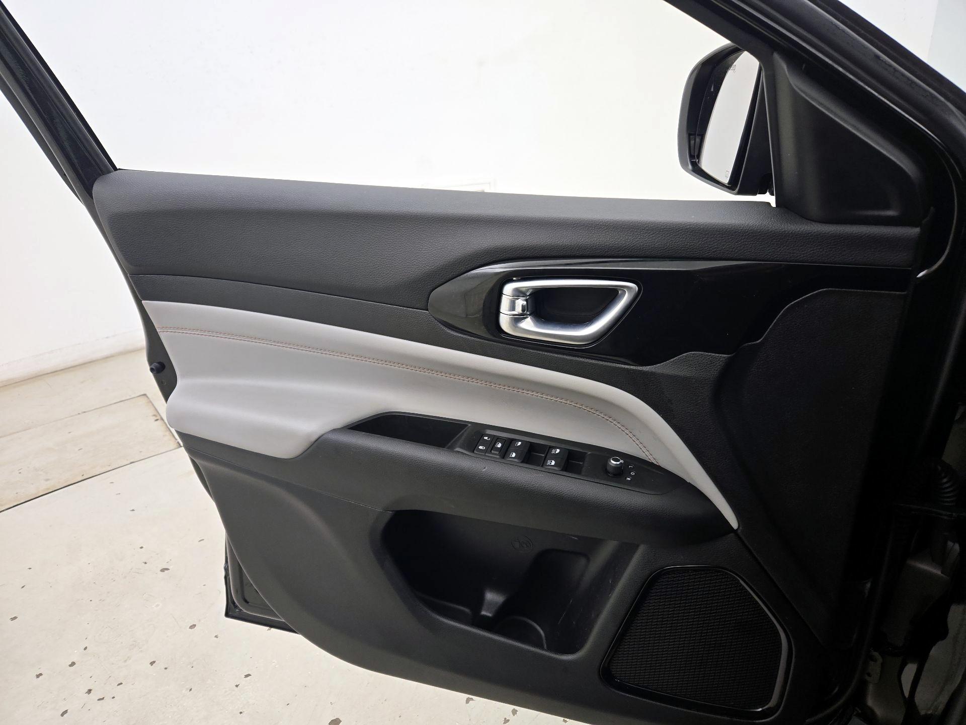 Thumbnail: 2022 Jeep Compass - 12