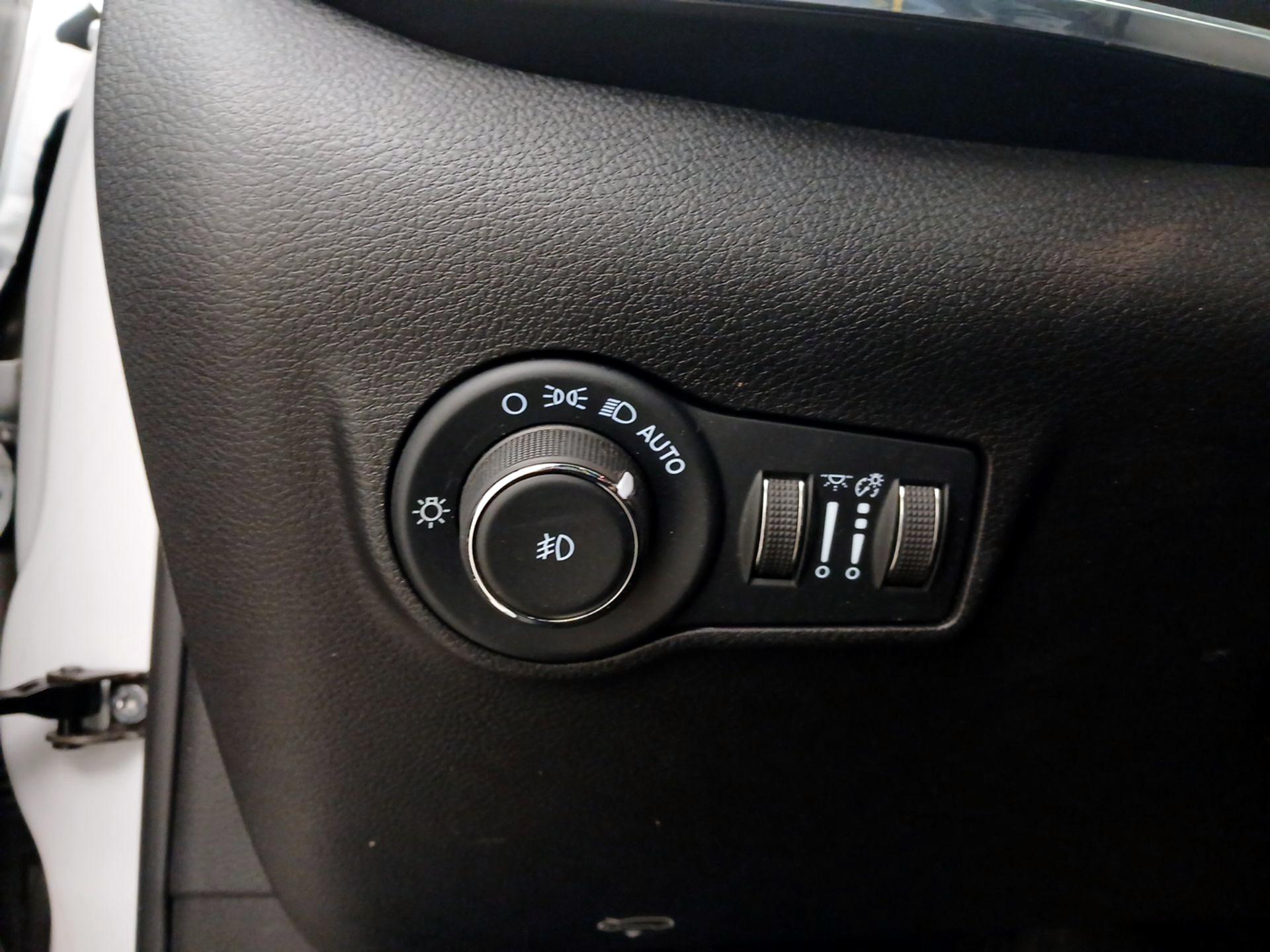 Thumbnail: 2022 Jeep Compass - 13