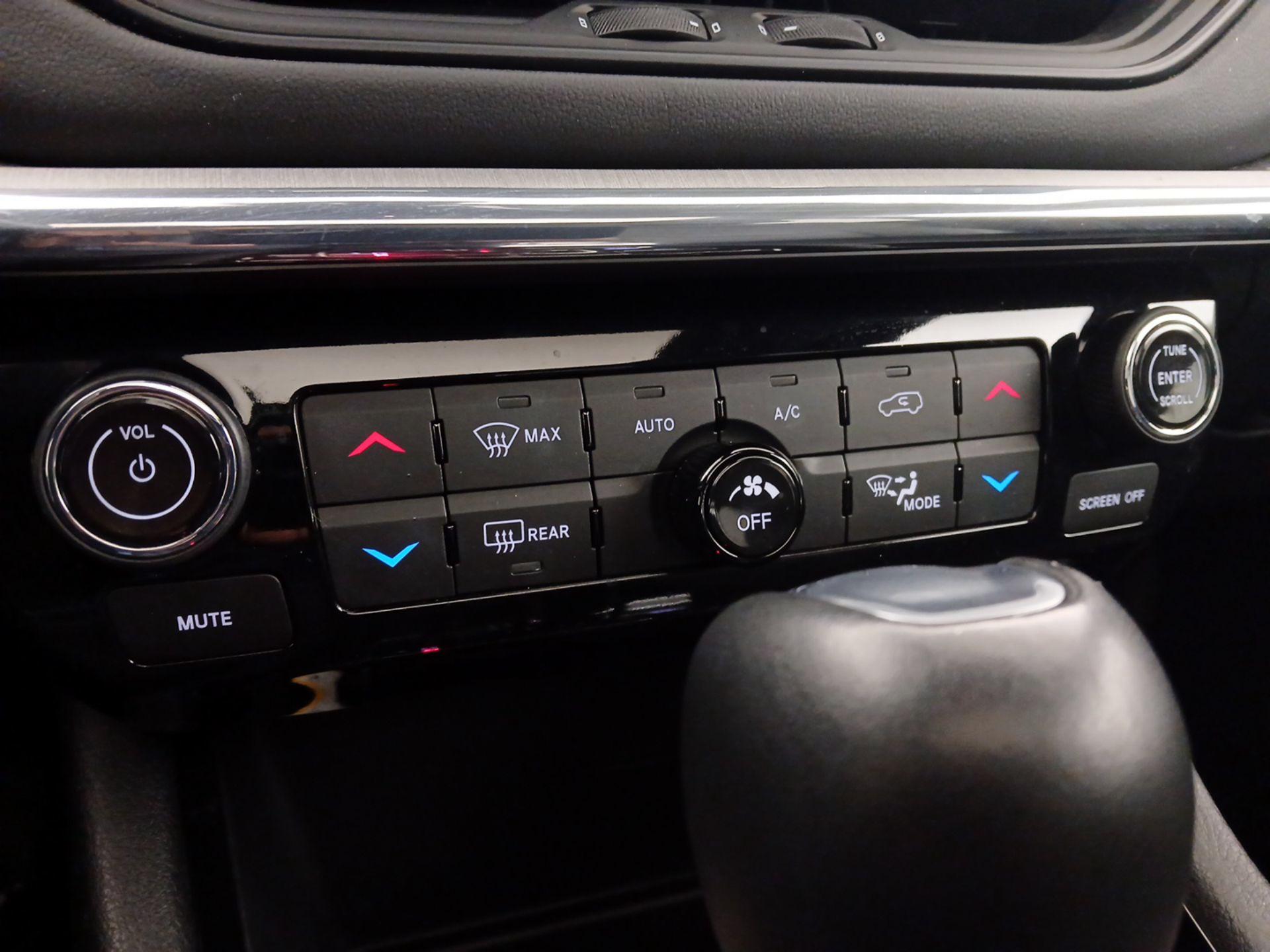 Thumbnail: 2022 Jeep Compass - 17