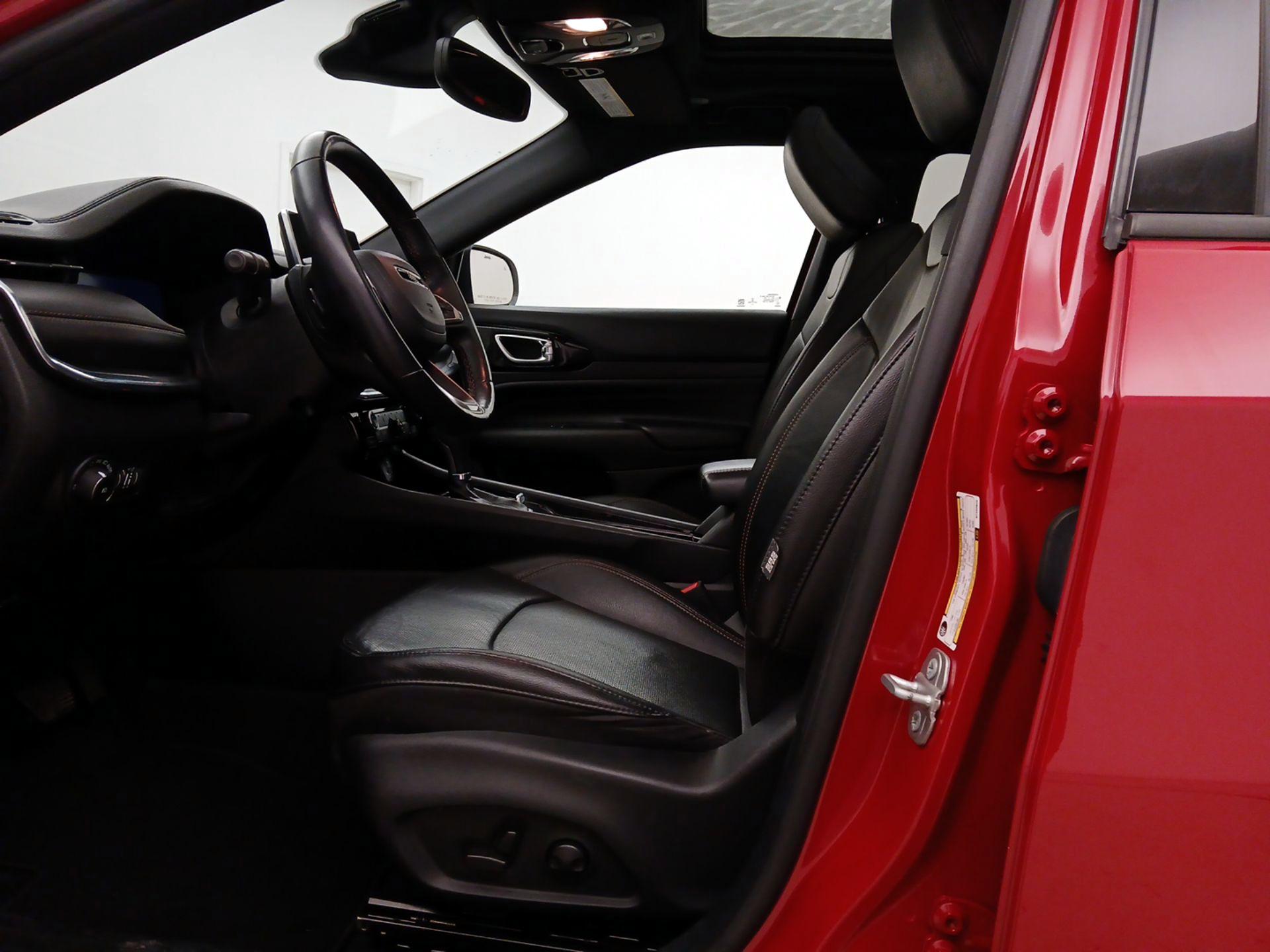 Thumbnail: 2022 Jeep Compass - 11