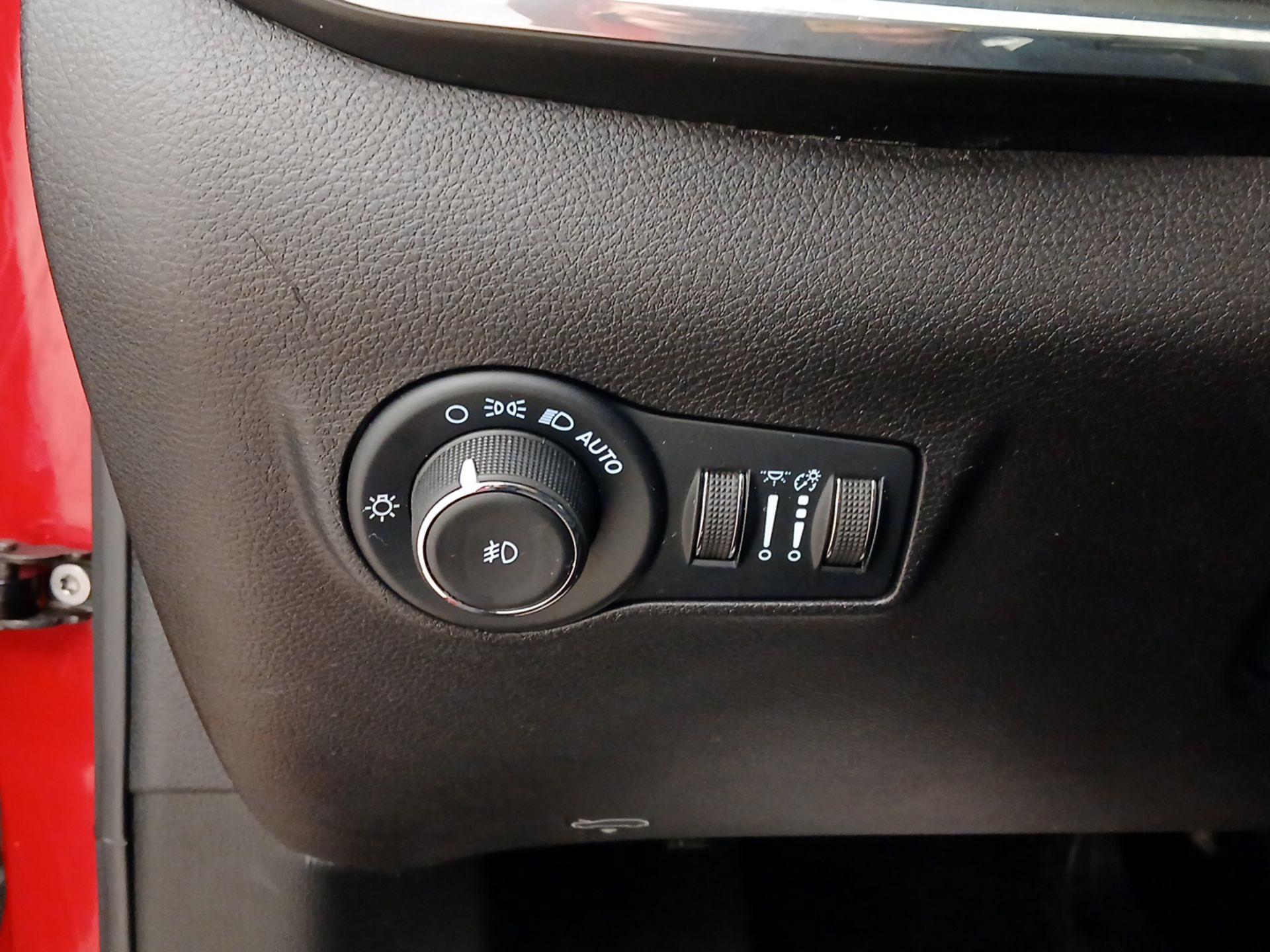 Thumbnail: 2022 Jeep Compass - 13